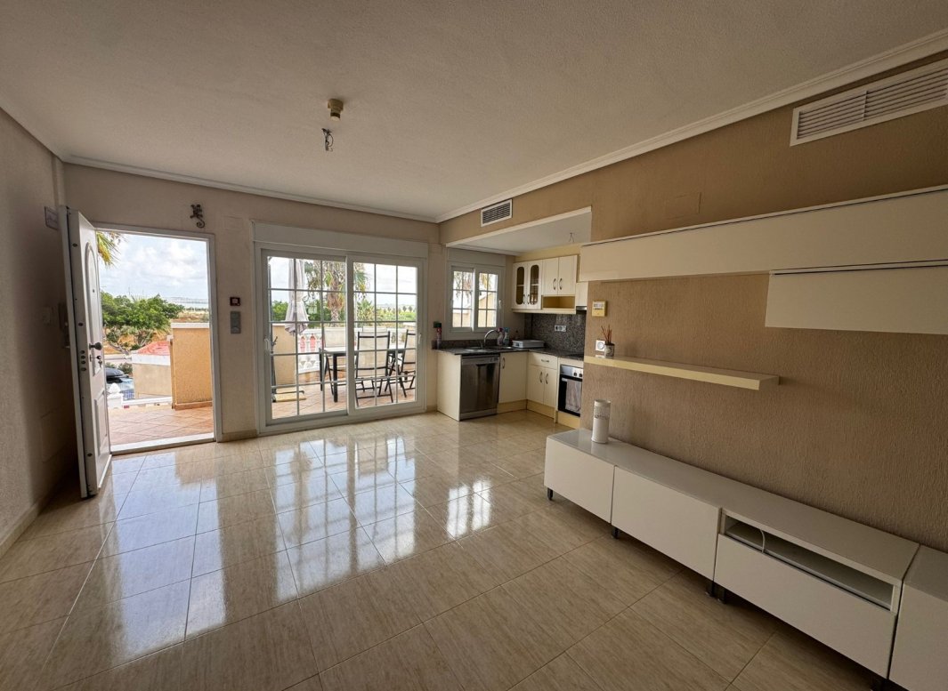 Resale - Apartment  -
Guardamar del Segura - El Raso