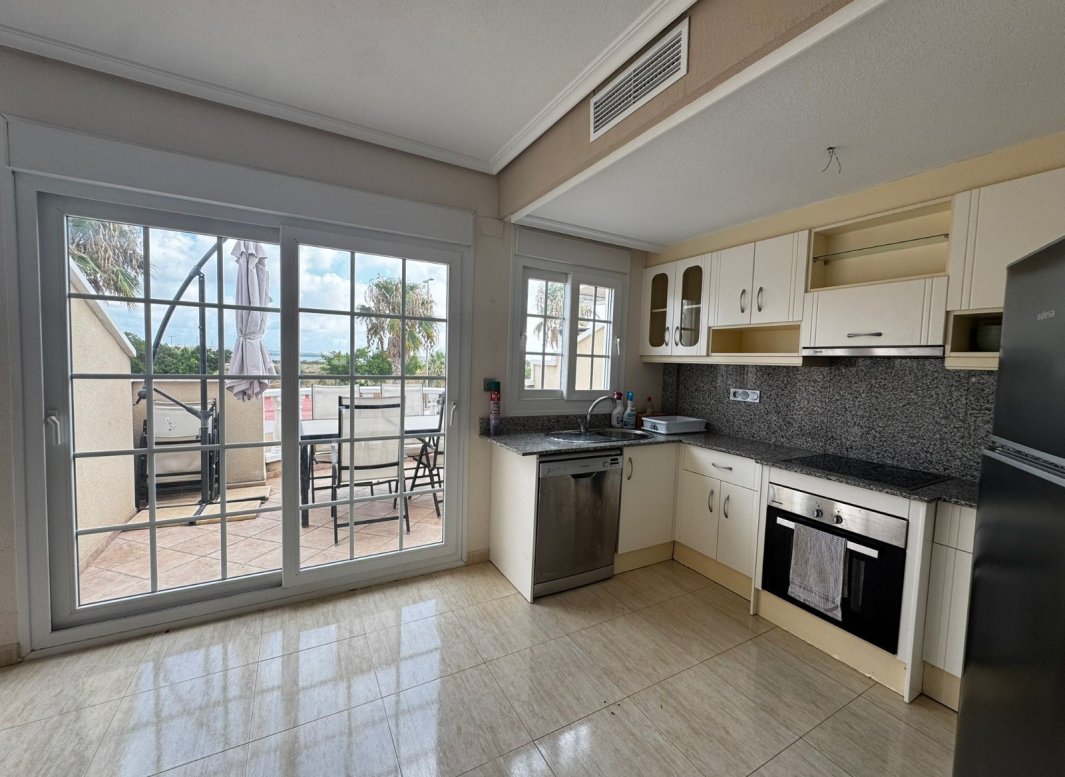 Resale - Apartment  -
Guardamar del Segura - El Raso