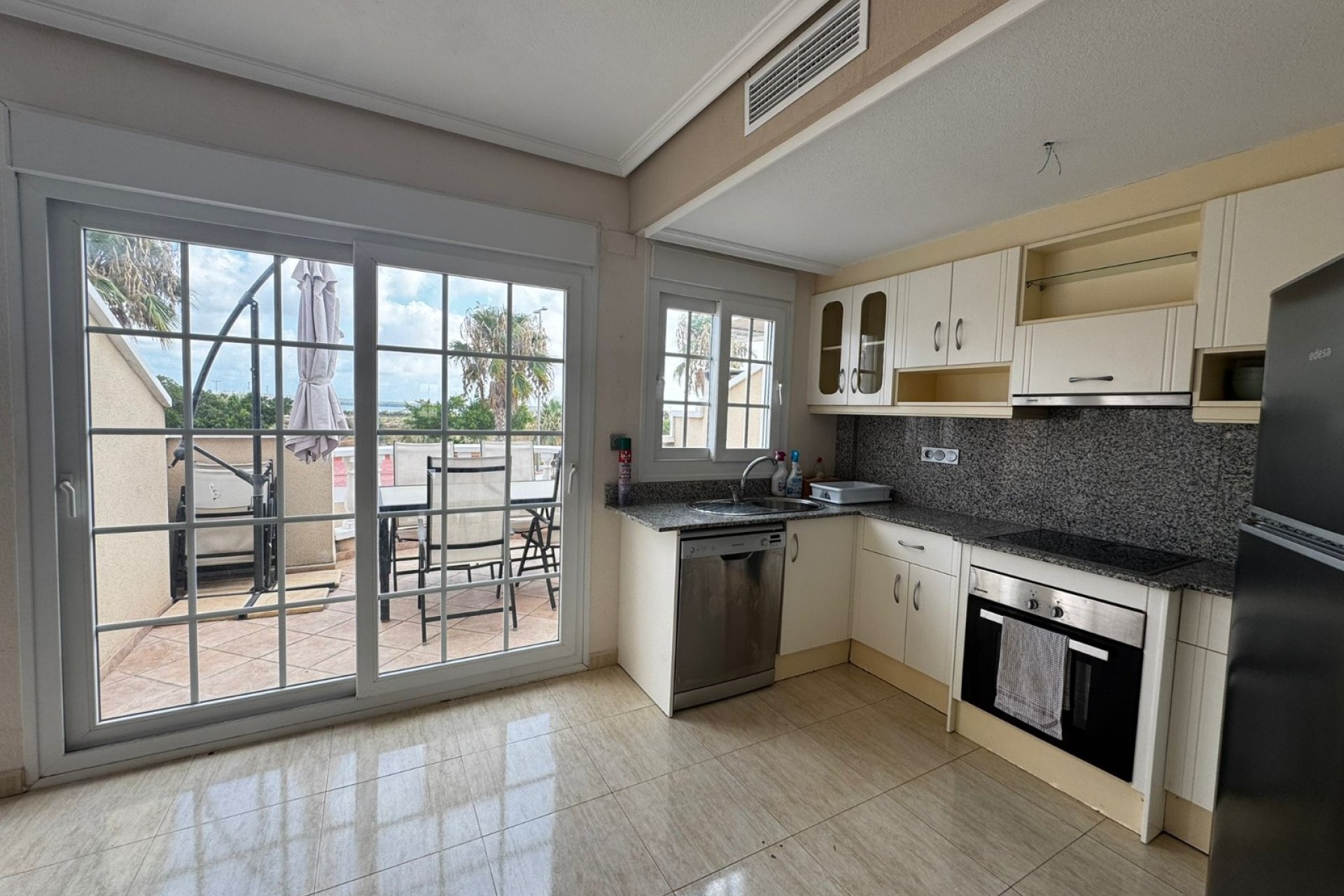 Resale - Apartment  -
Guardamar del Segura - El Raso