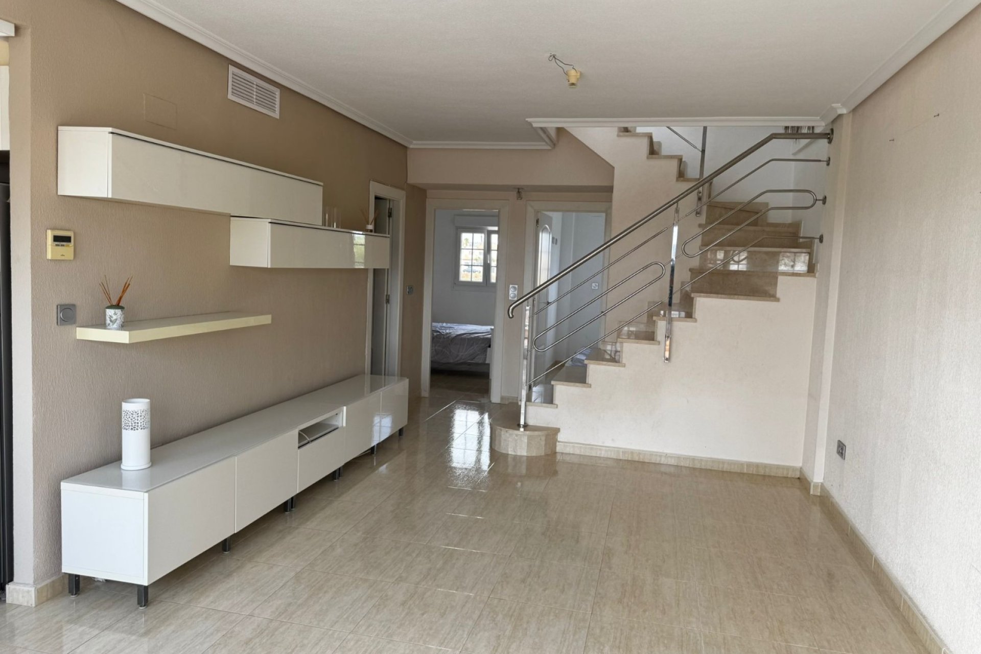Resale - Apartment  -
Guardamar del Segura - El Raso