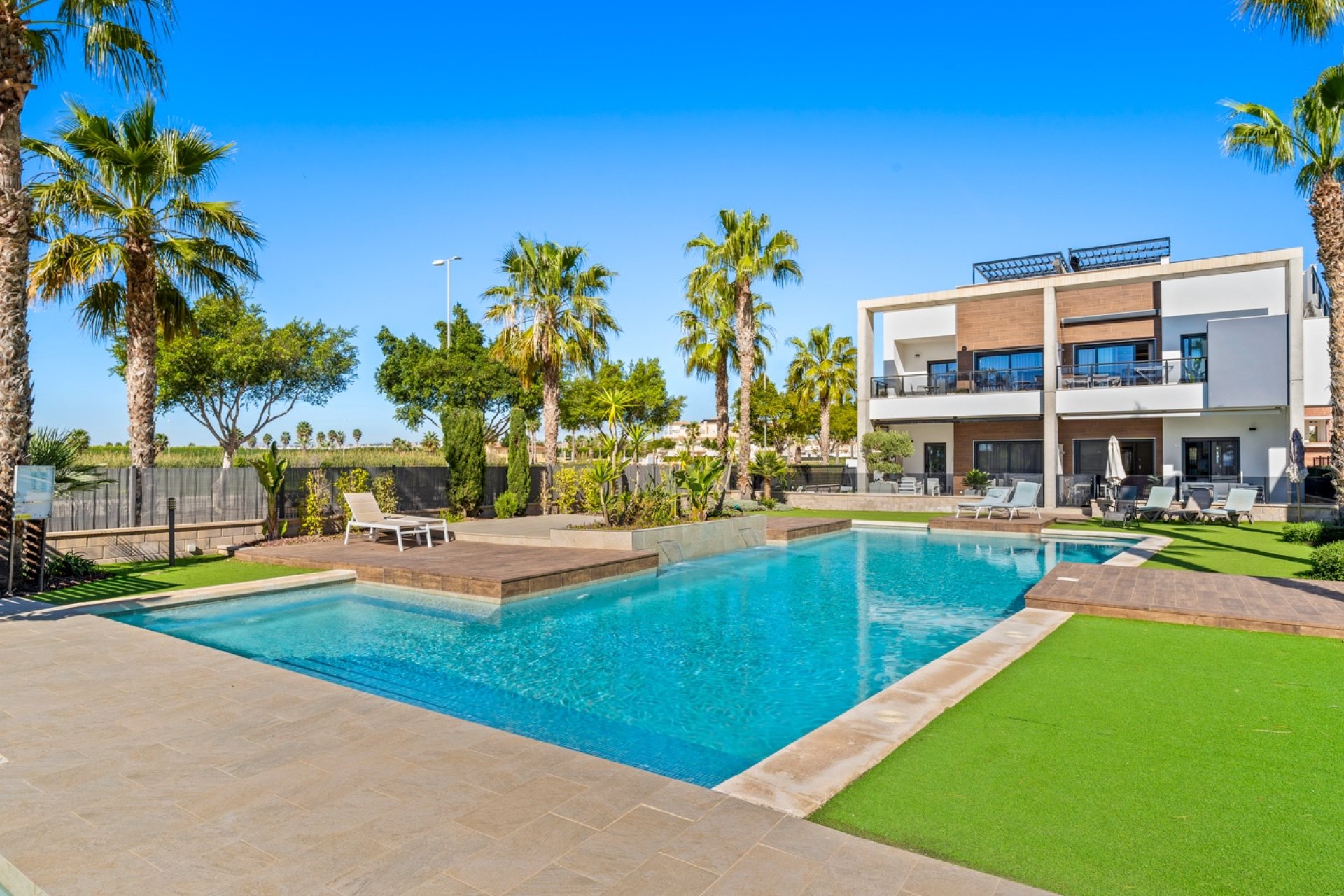 Resale - Apartment  -
Guardamar del Segura - El Raso*