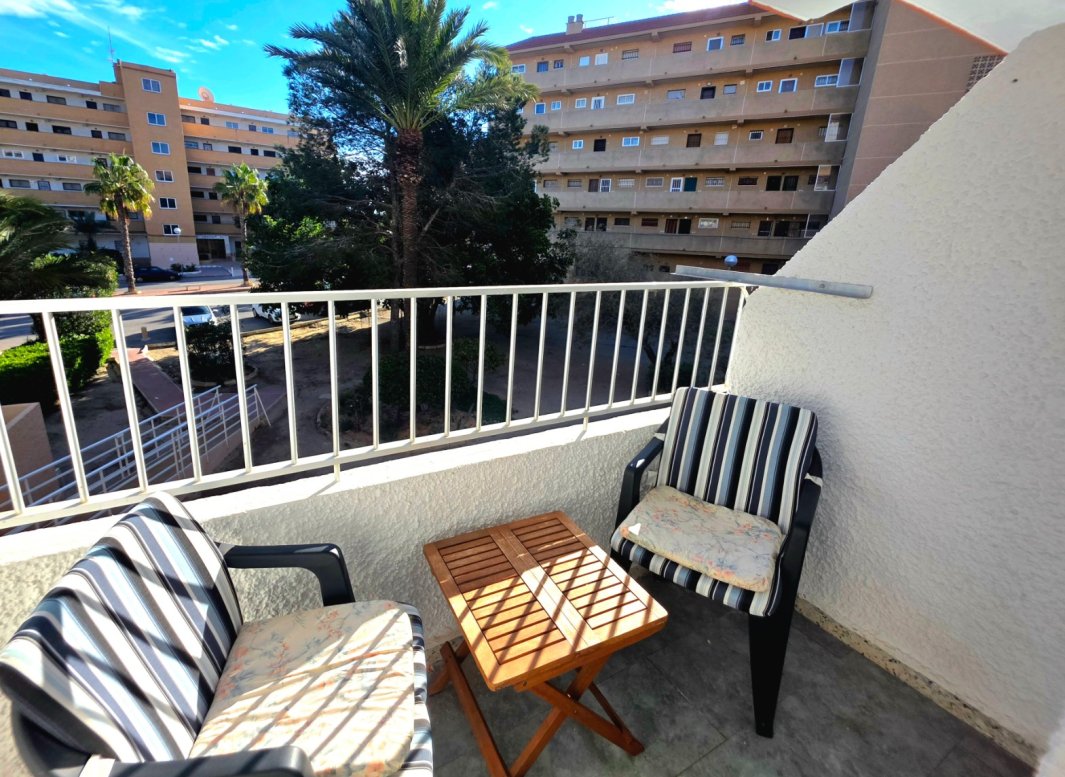 Resale - Apartment  -
Guardamar del Segura - Pinomar