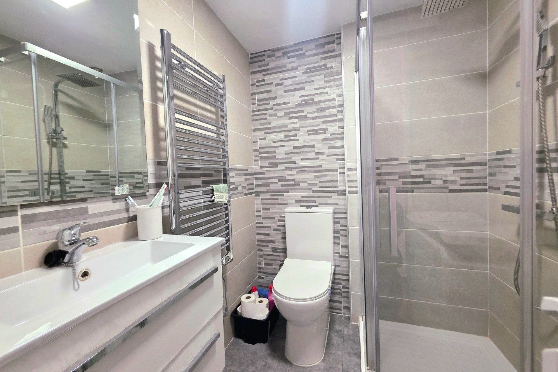 Resale - Apartment  -
Guardamar del Segura - Pinomar