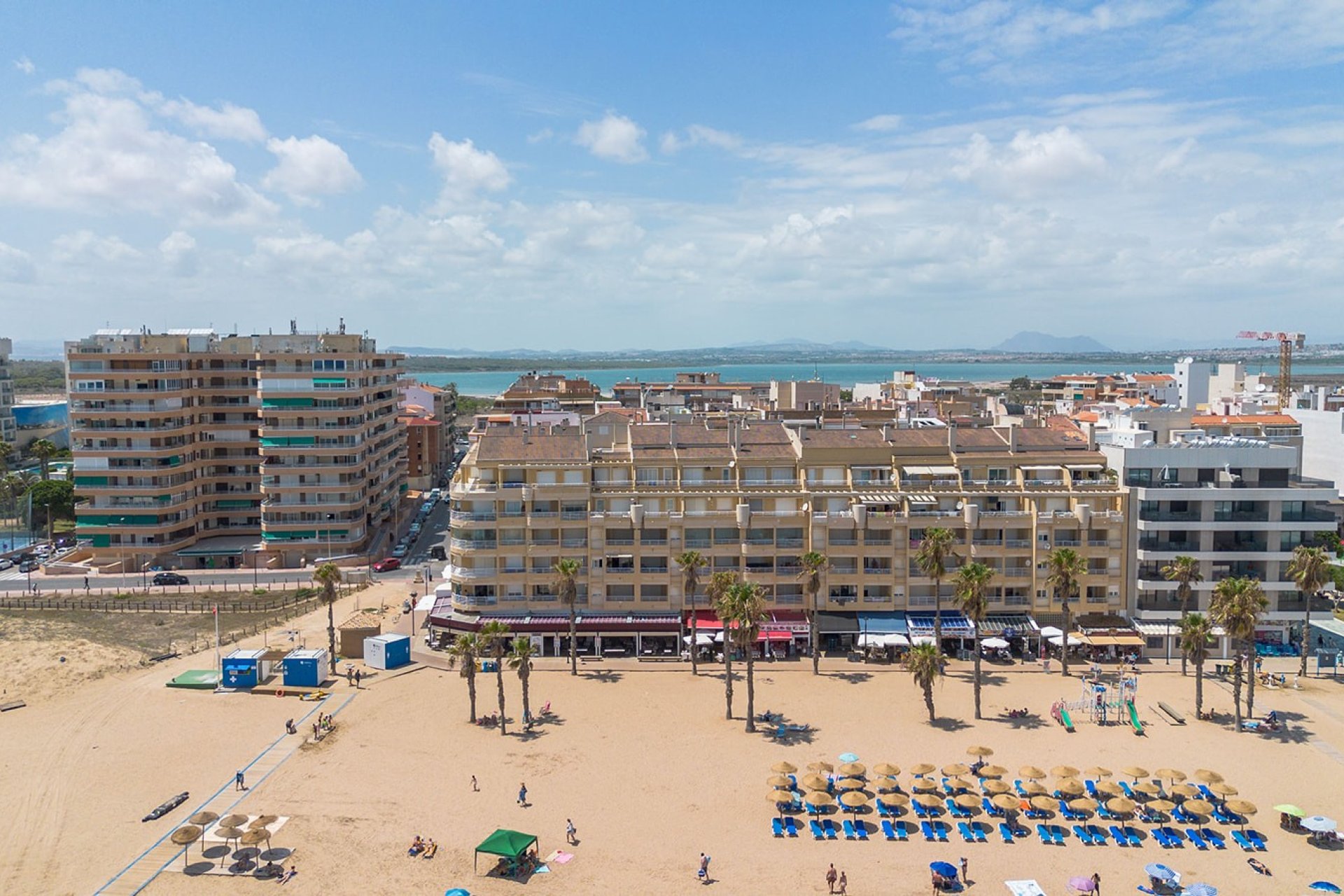 Resale - Apartment  -
La Mata - Playa