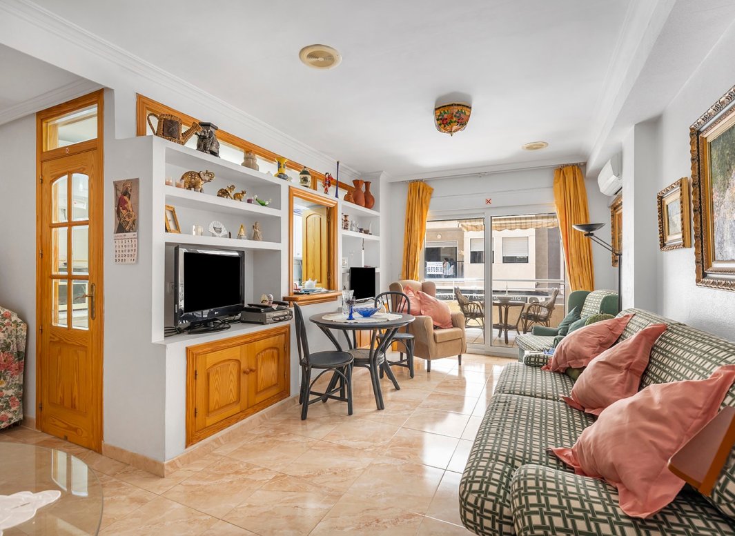 Resale - Apartment  -
La Mata - Playa