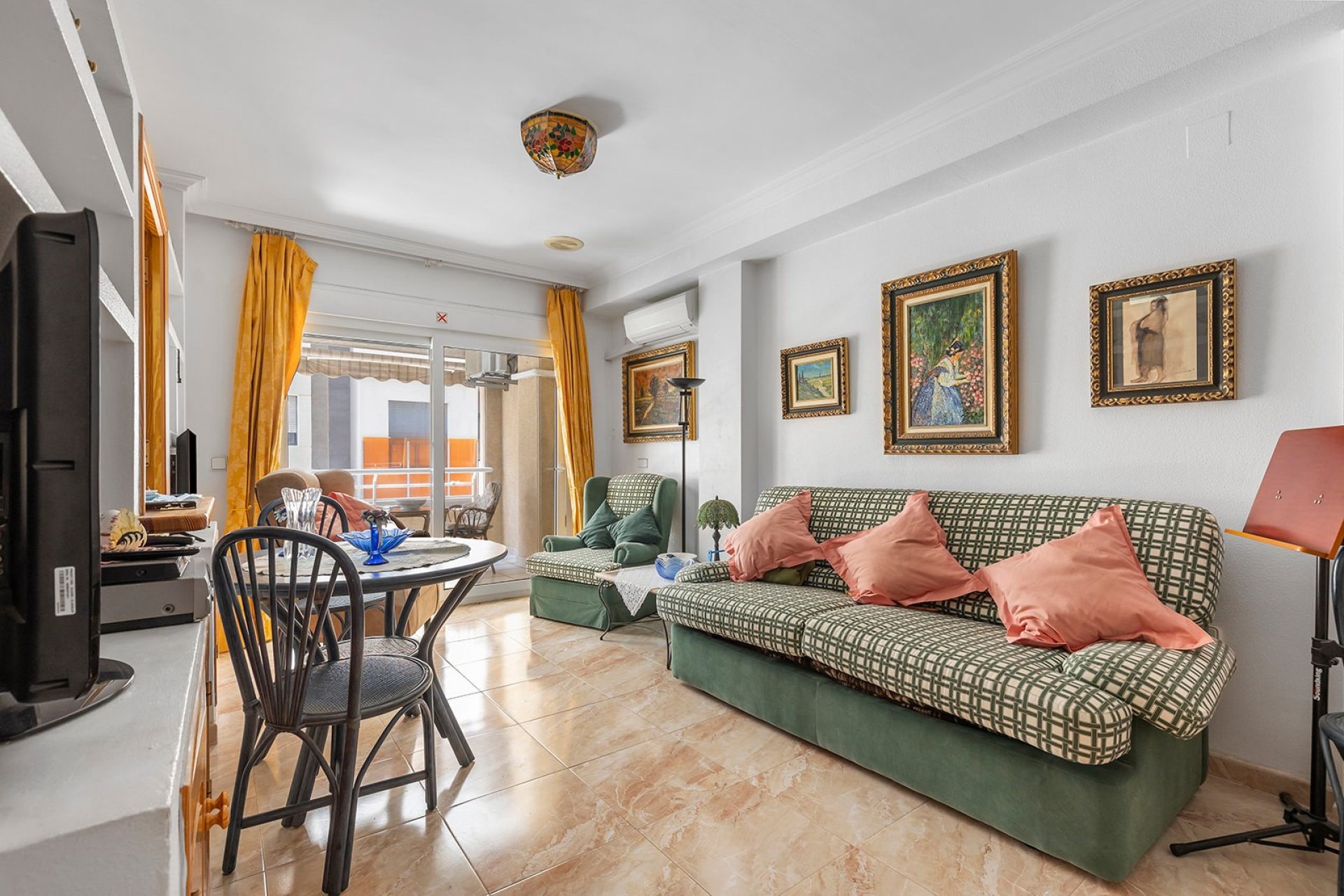 Resale - Apartment  -
La Mata - Playa