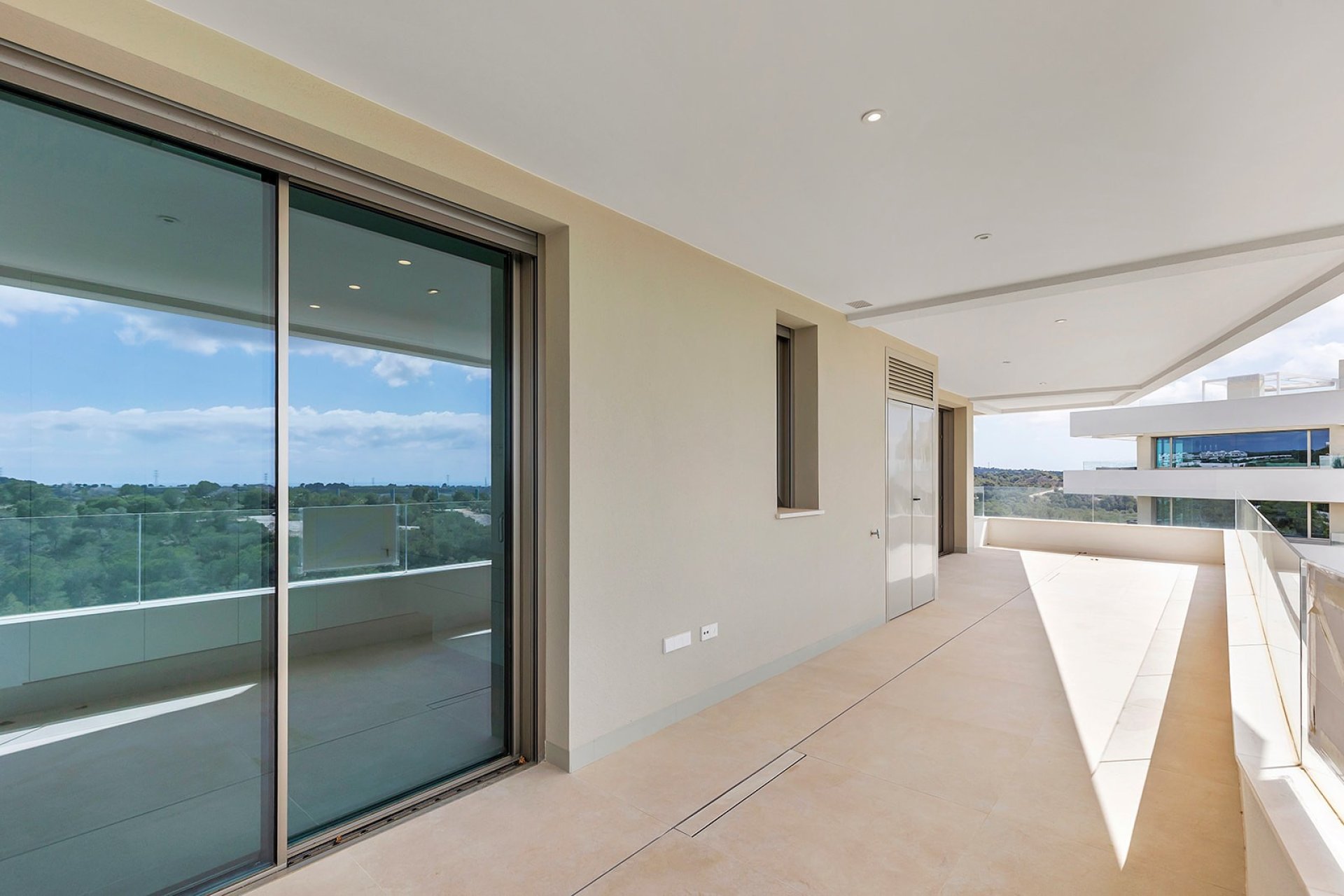 Resale - Apartment  -
Las Colinas Golf Resort - Las Colinas golf