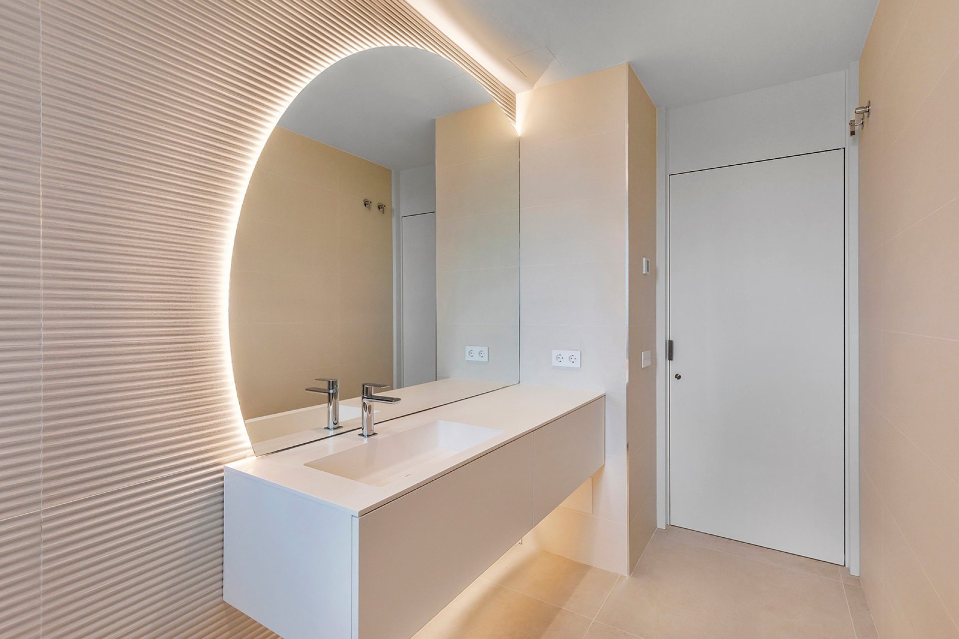 Resale - Apartment  -
Las Colinas Golf Resort - Las Colinas golf