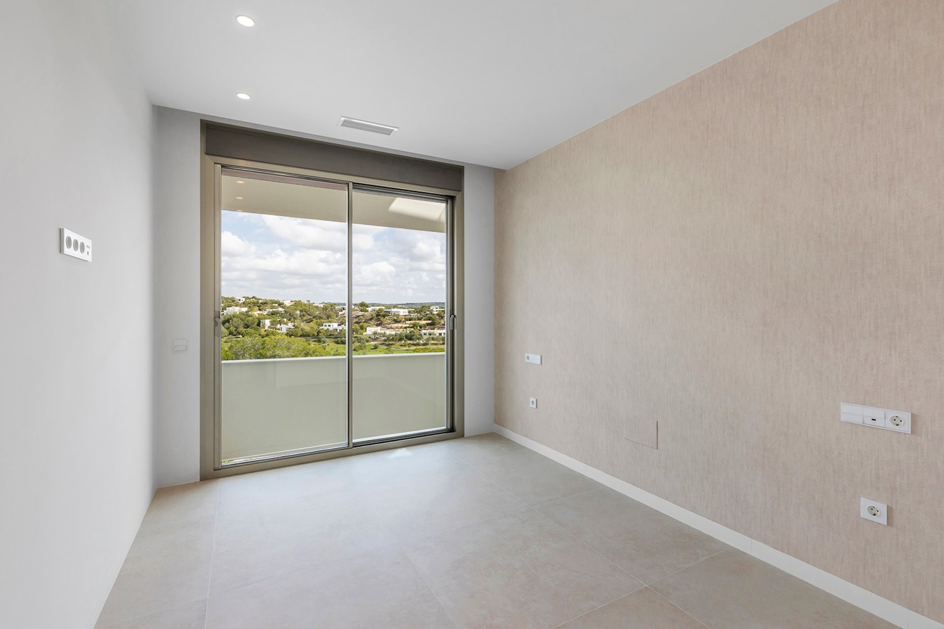 Resale - Apartment  -
Las Colinas Golf Resort - Las Colinas golf