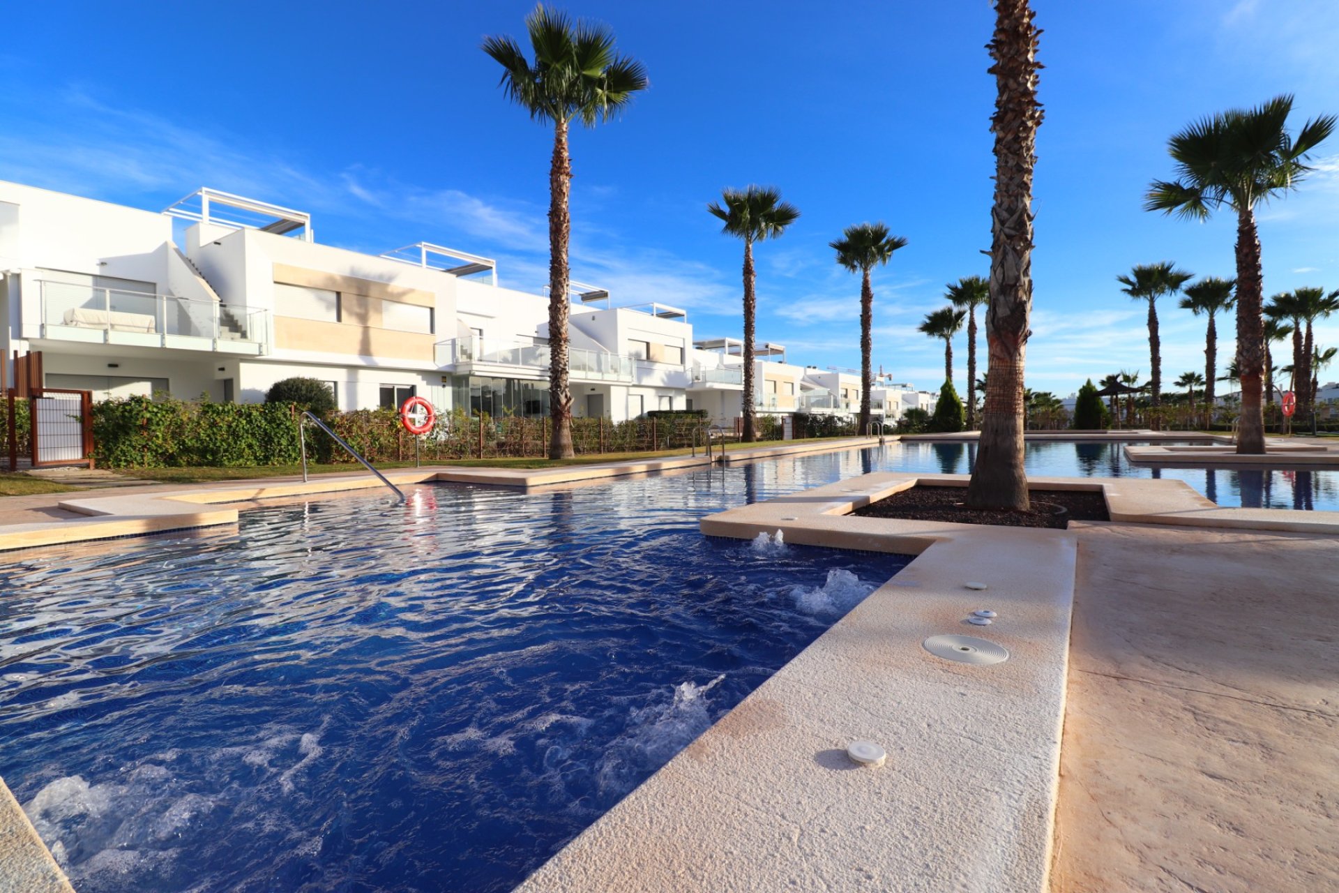 Resale - Apartment  -
Los Montesinos - Entre Naranjos / Vistabella Golf