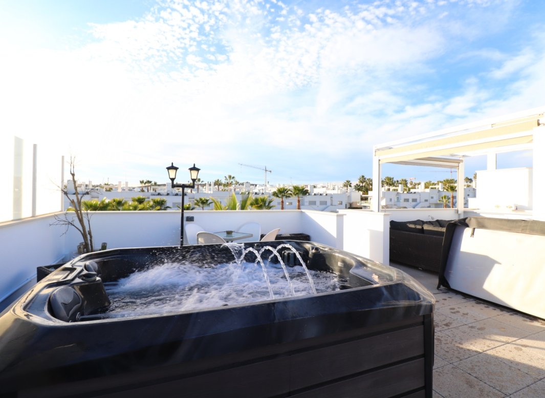 Resale - Apartment  -
Los Montesinos - Entre Naranjos / Vistabella Golf