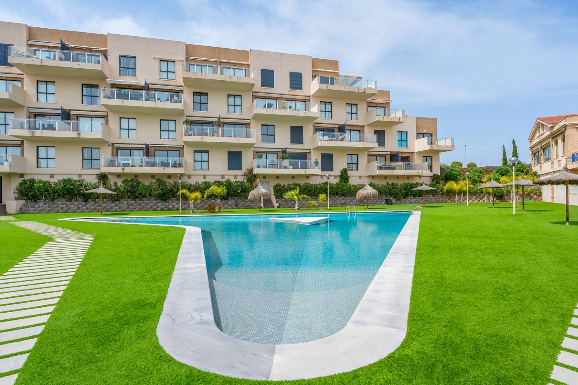 Resale - Apartment  -
Orihuela Costa - La Zenia