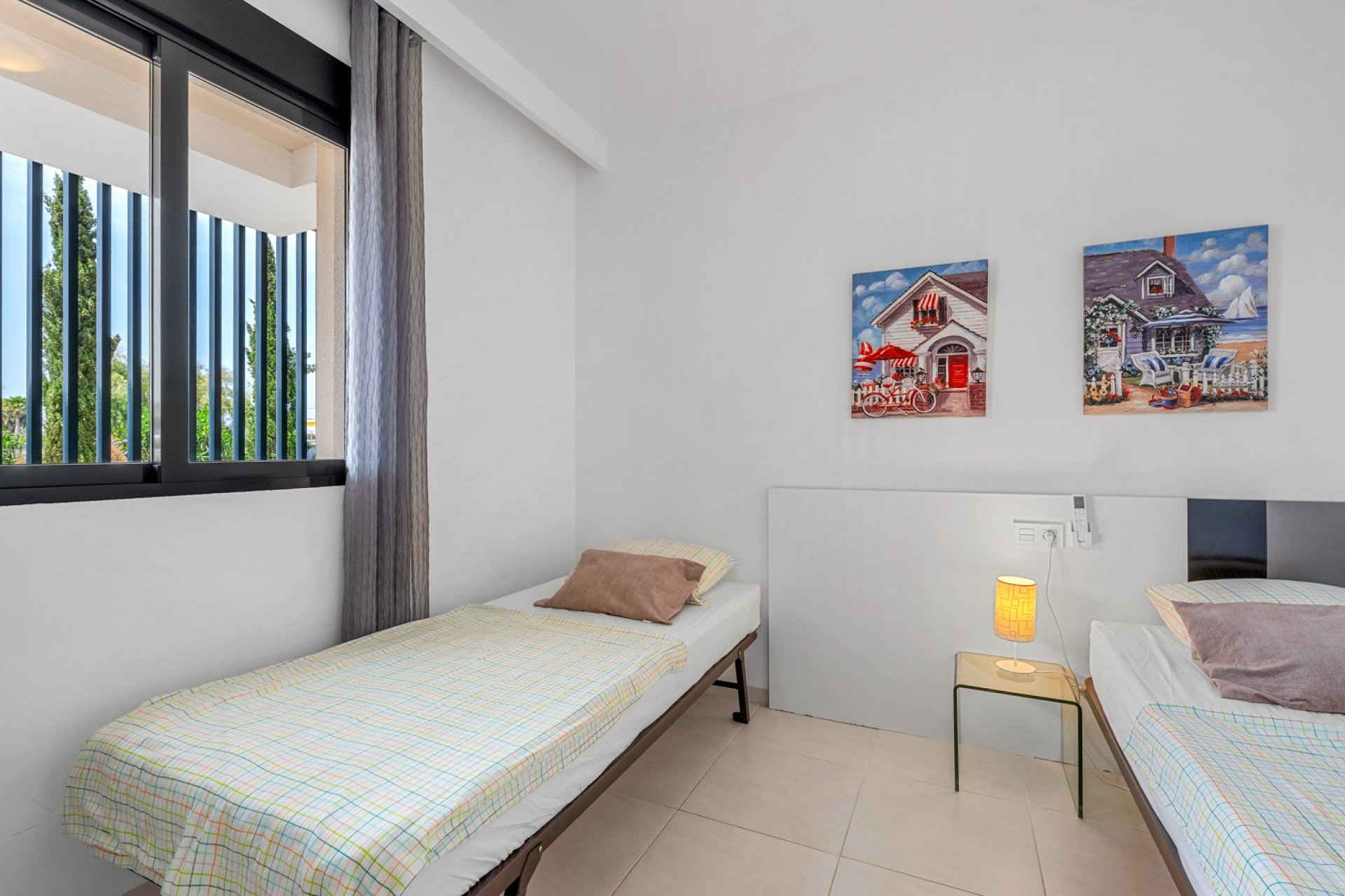 Resale - Apartment  -
Orihuela Costa - La Zenia