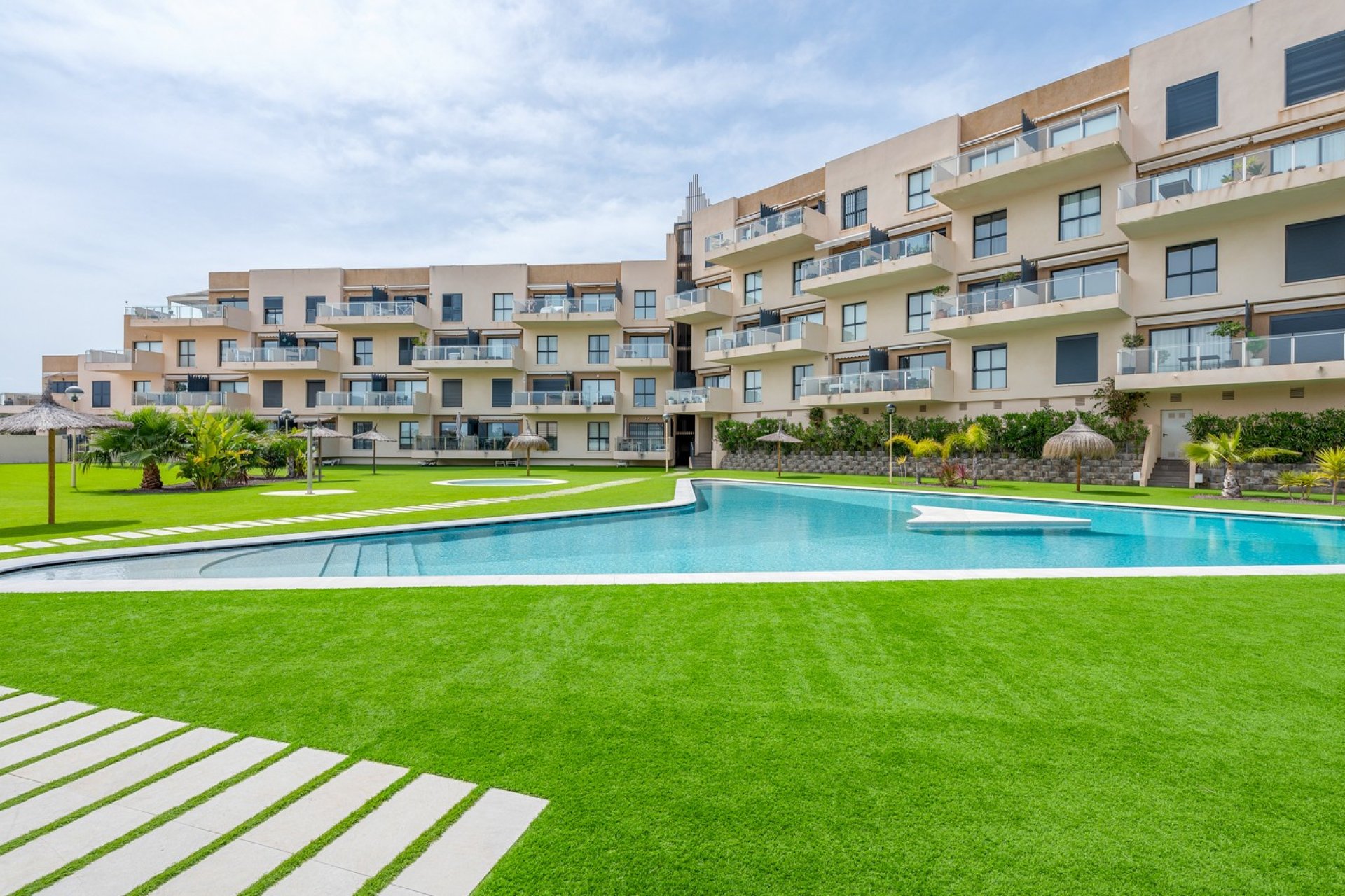 Resale - Apartment  -
Orihuela Costa - La Zenia