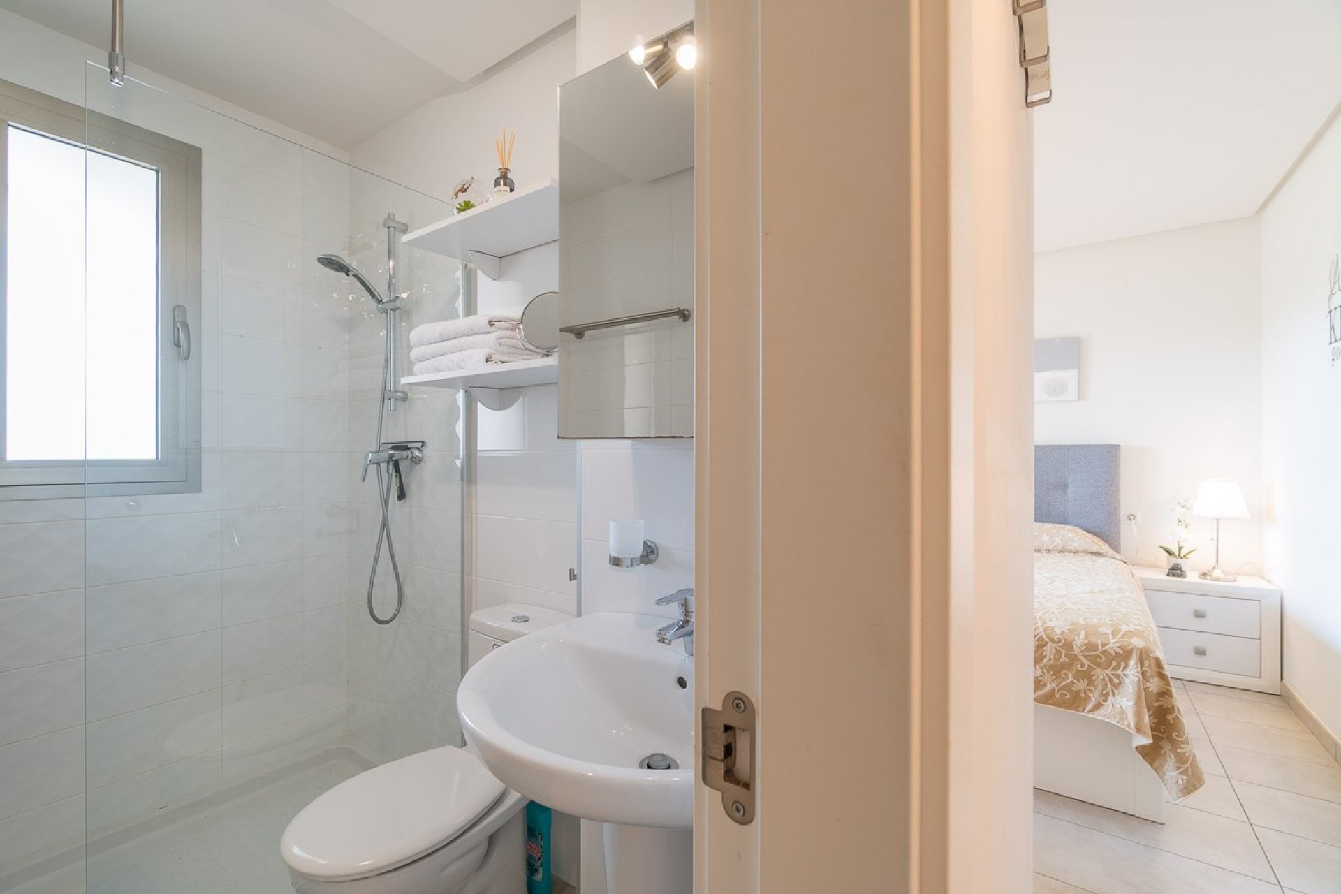 Resale - Apartment  -
Orihuela Costa - Los Dolses