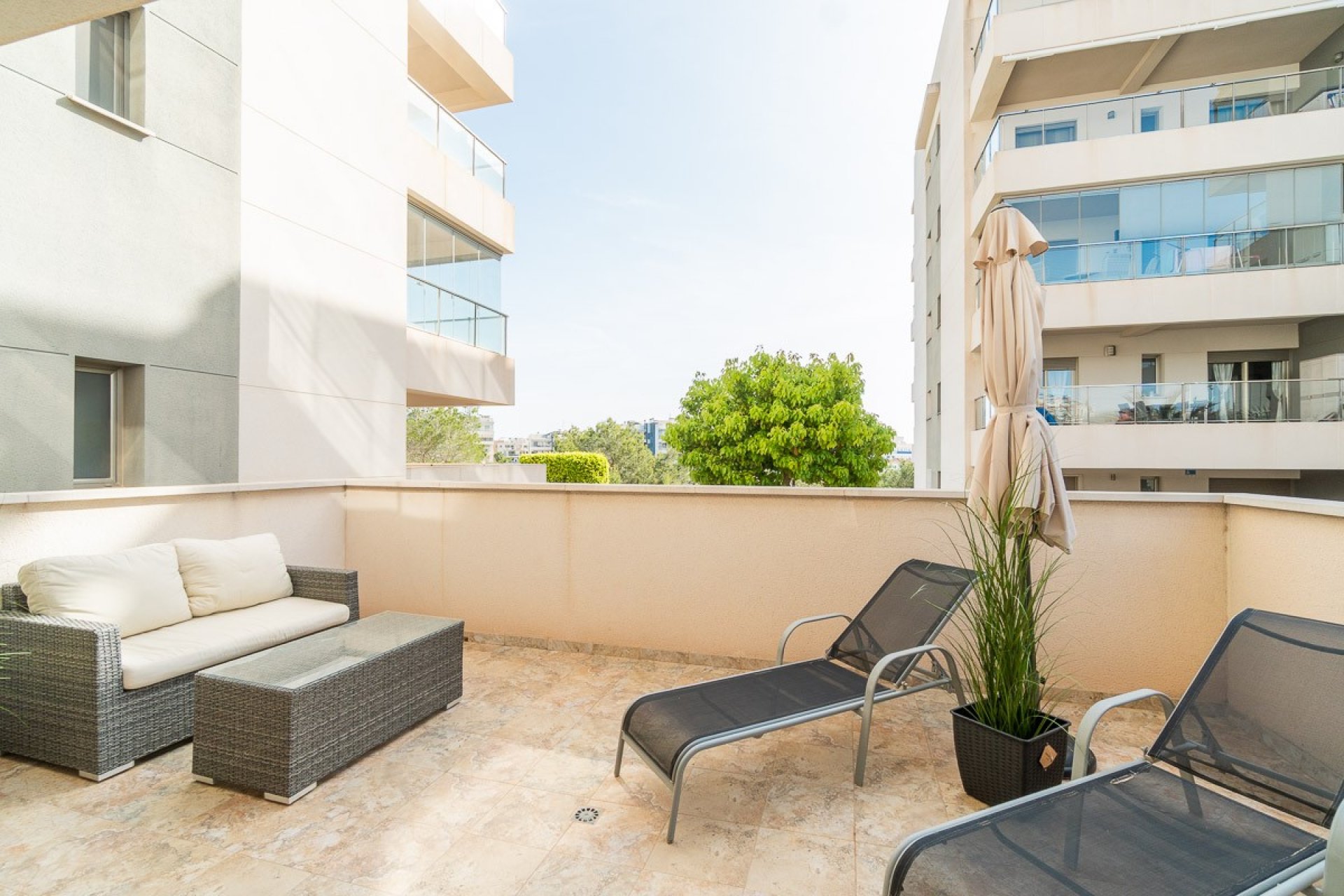 Resale - Apartment  -
Orihuela Costa - Los Dolses