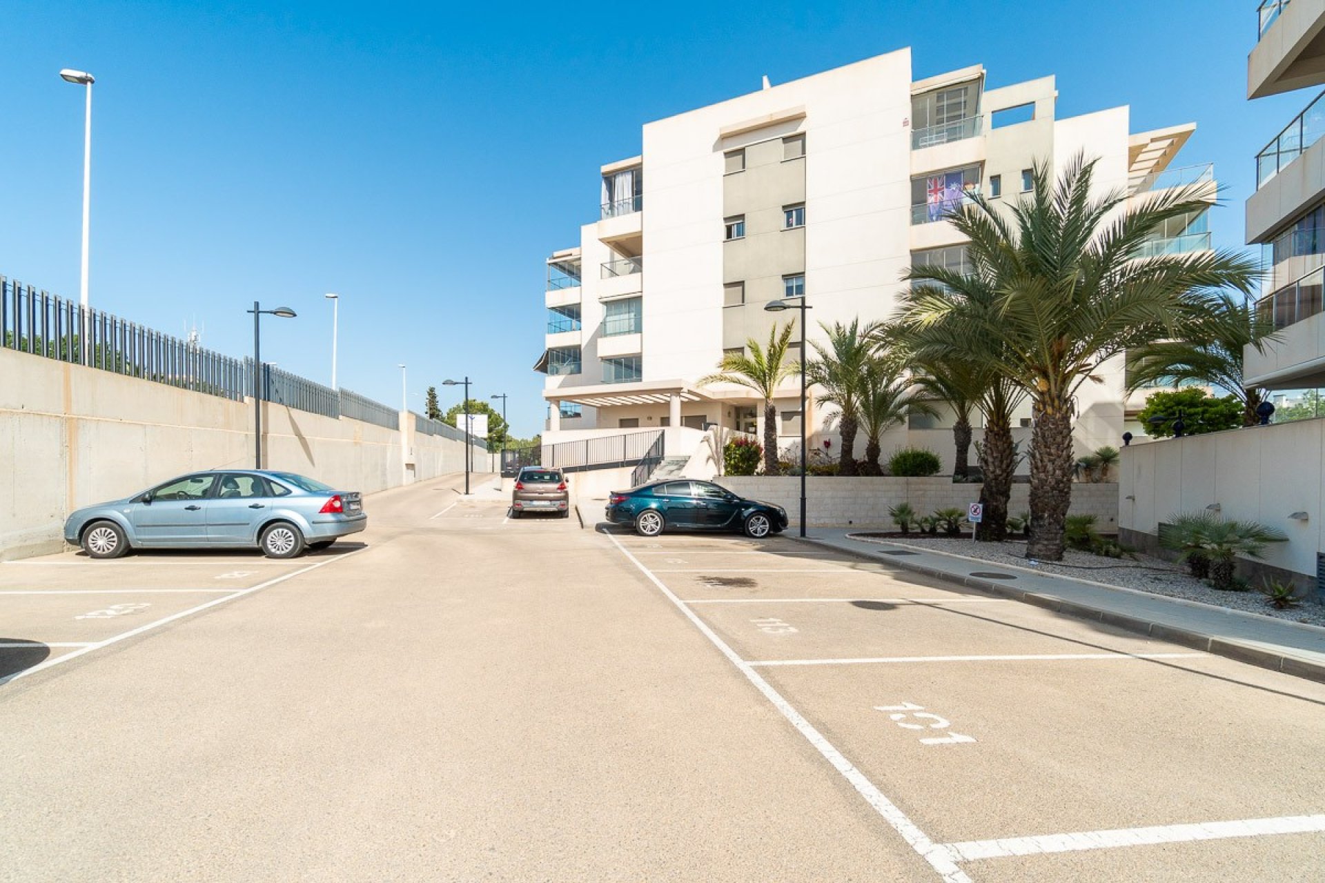 Resale - Apartment  -
Orihuela Costa - Los Dolses