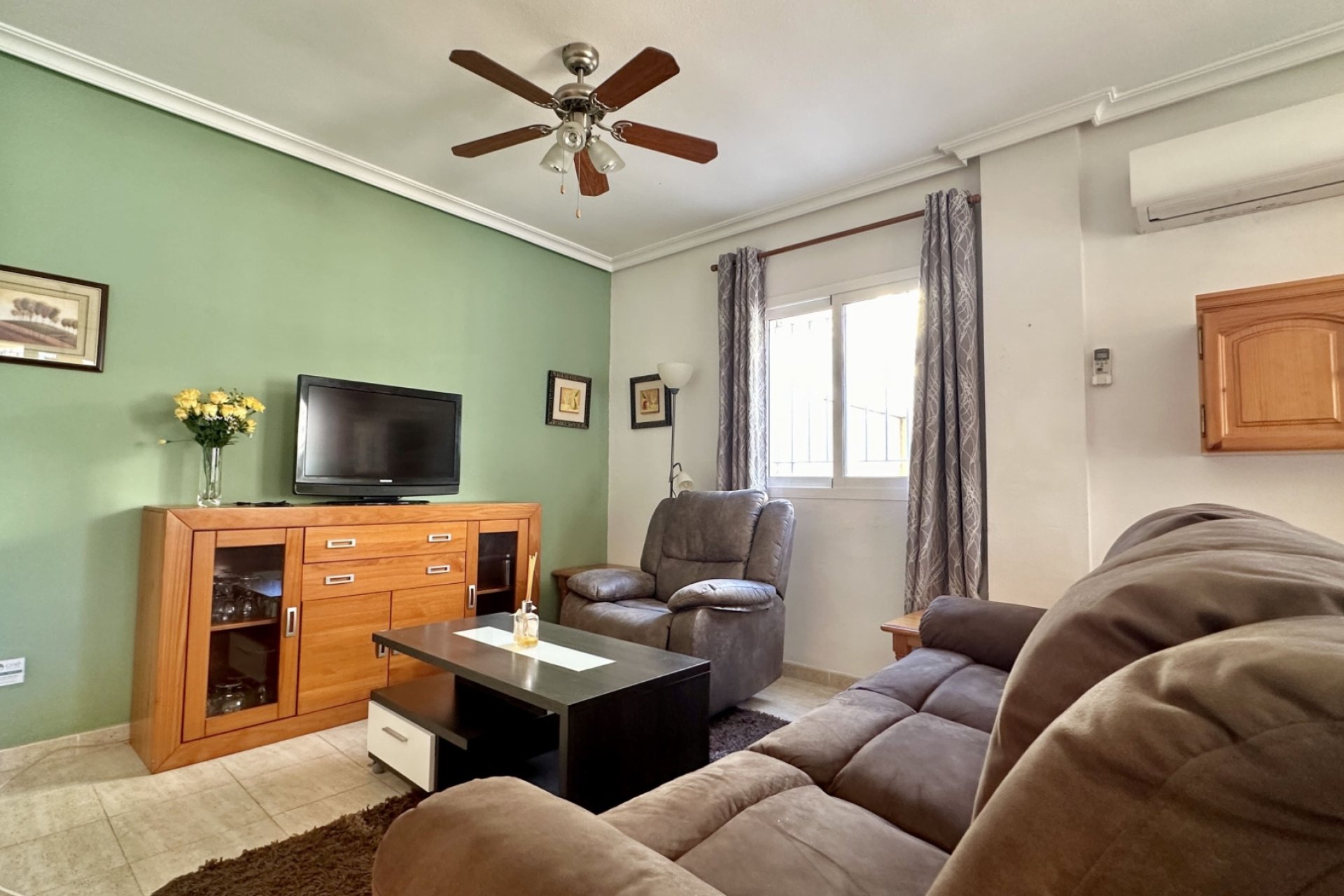 Resale - Apartment  -
Orihuela Costa - Playa Flamenca