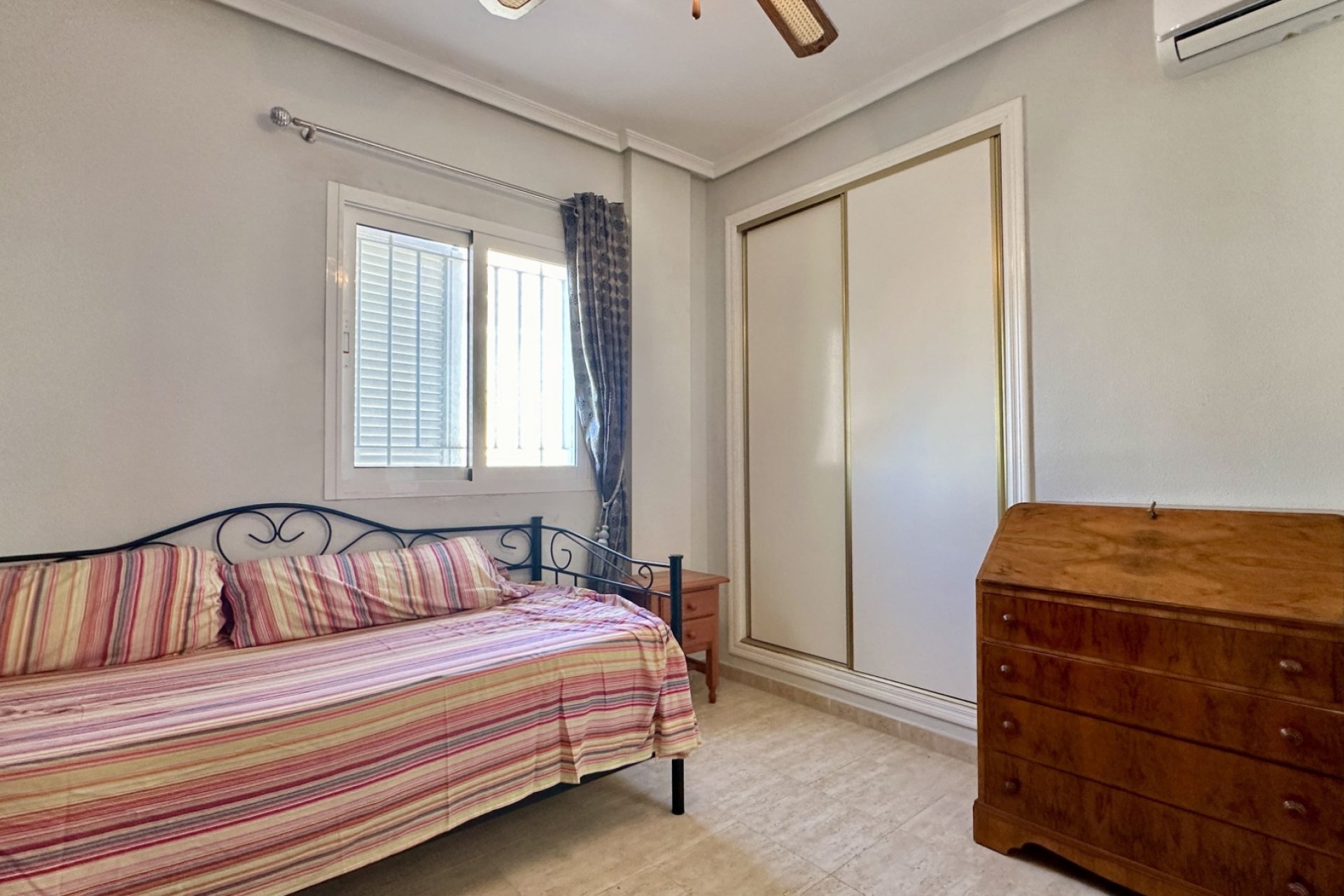 Resale - Apartment  -
Orihuela Costa - Playa Flamenca