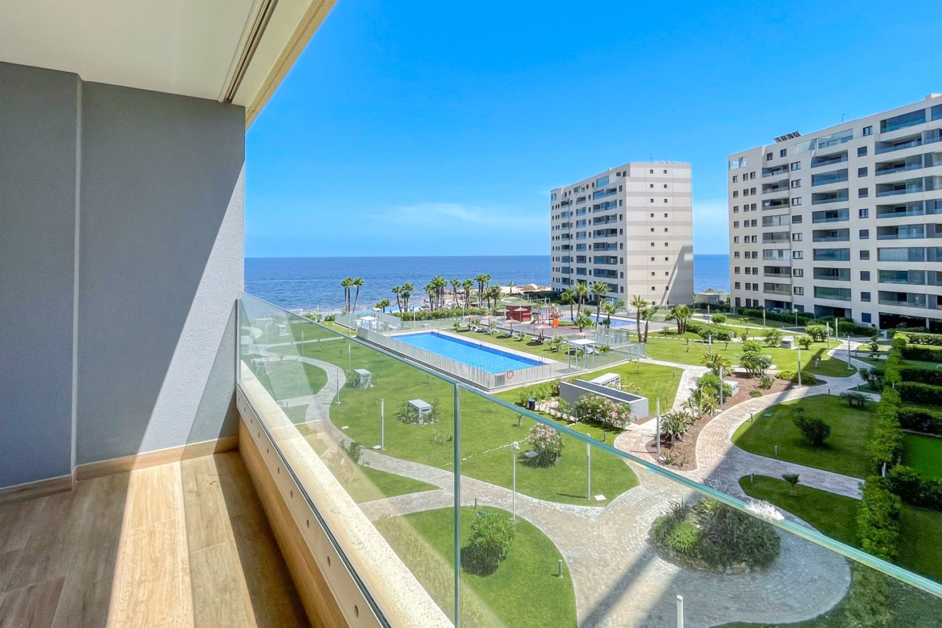 Resale - Apartment  -
Orihuela Costa - Punta Prima