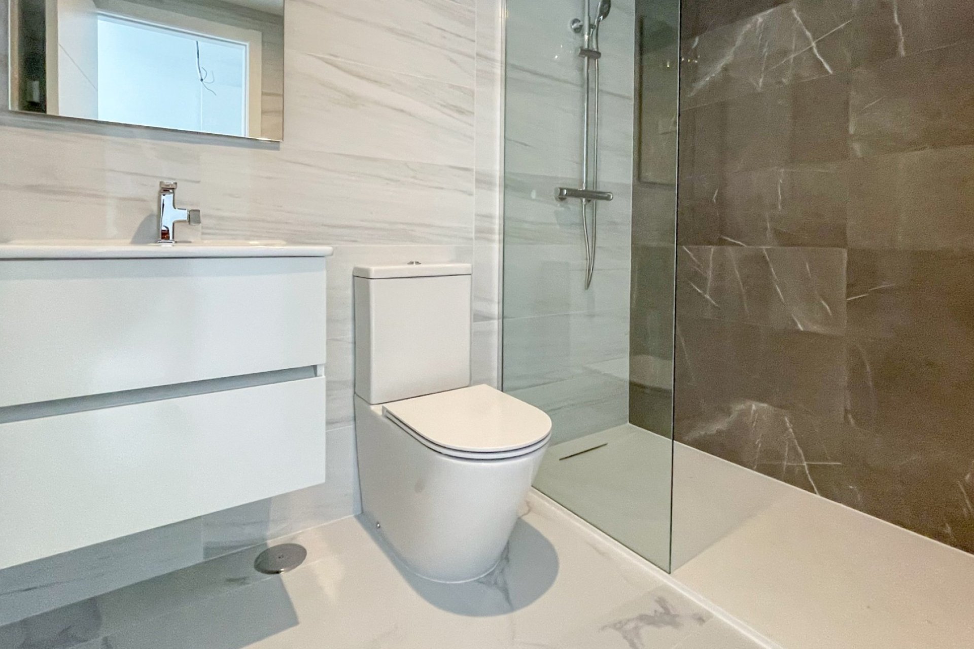 Resale - Apartment  -
Orihuela Costa - Punta Prima