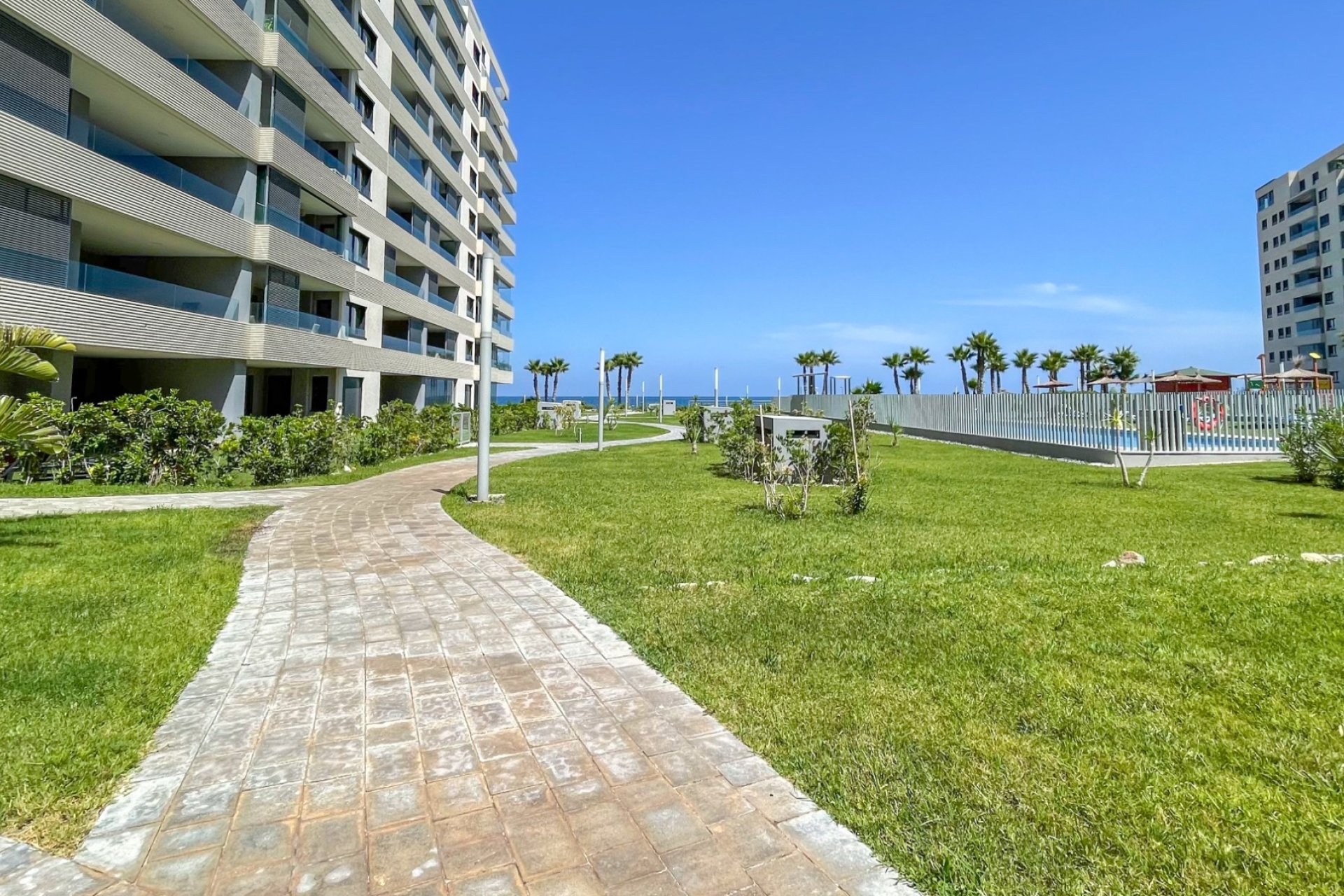 Resale - Apartment  -
Orihuela Costa - Punta Prima