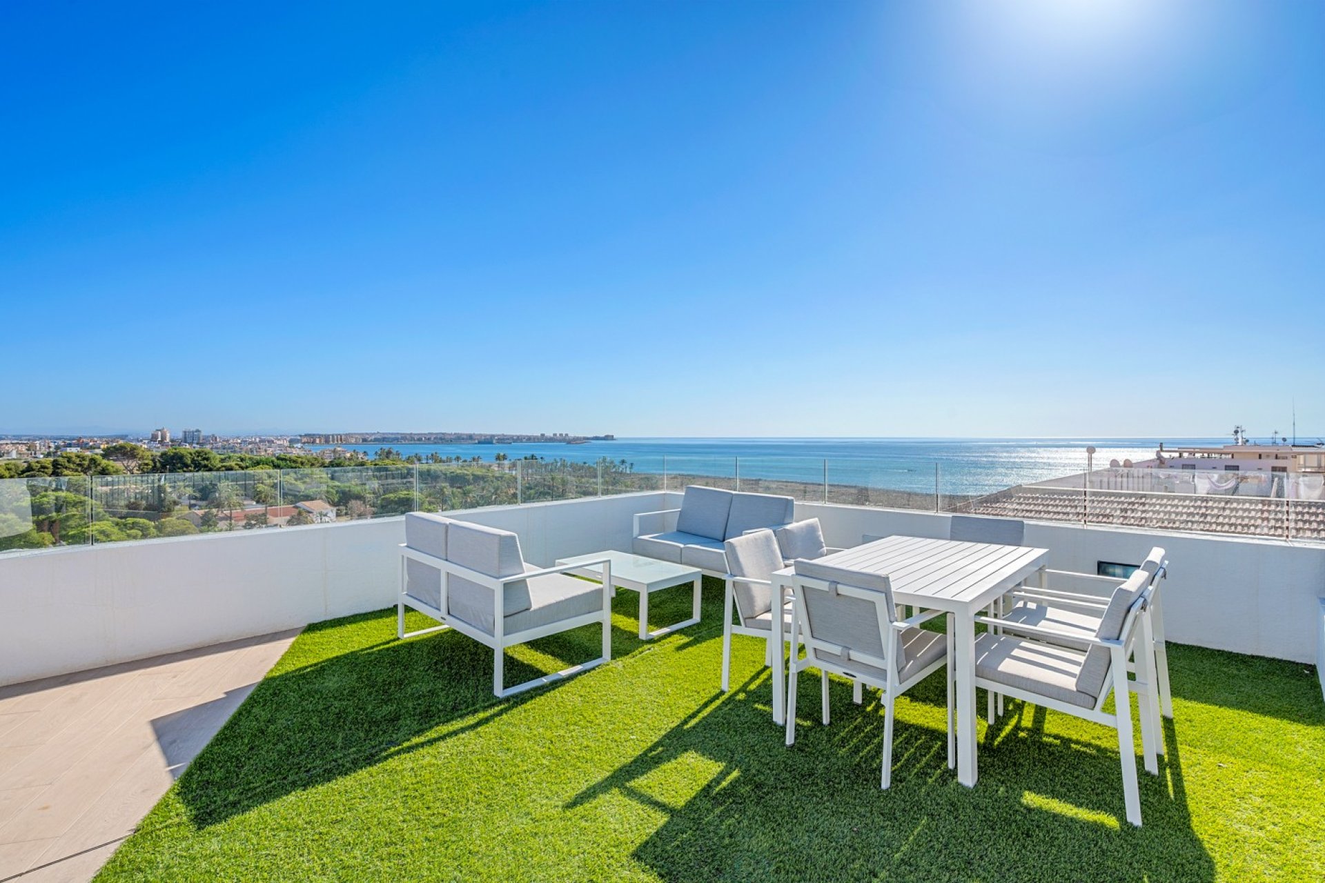 Resale - Apartment  -
Orihuela Costa - Punta Prima