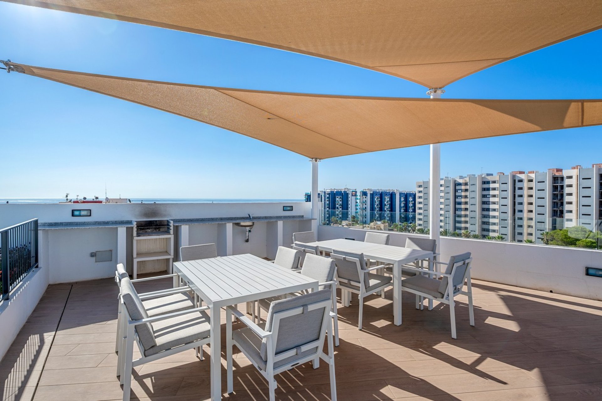 Resale - Apartment  -
Orihuela Costa - Punta Prima