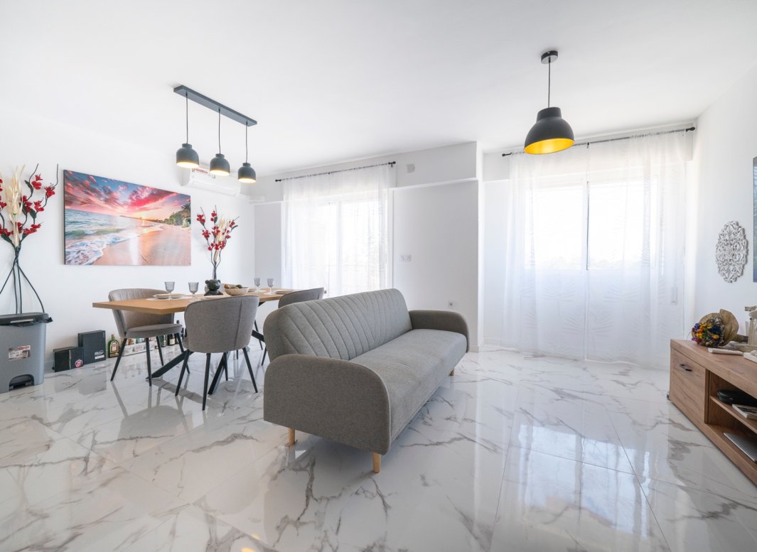Resale - Apartment  -
Orihuela Costa - Punta Prima