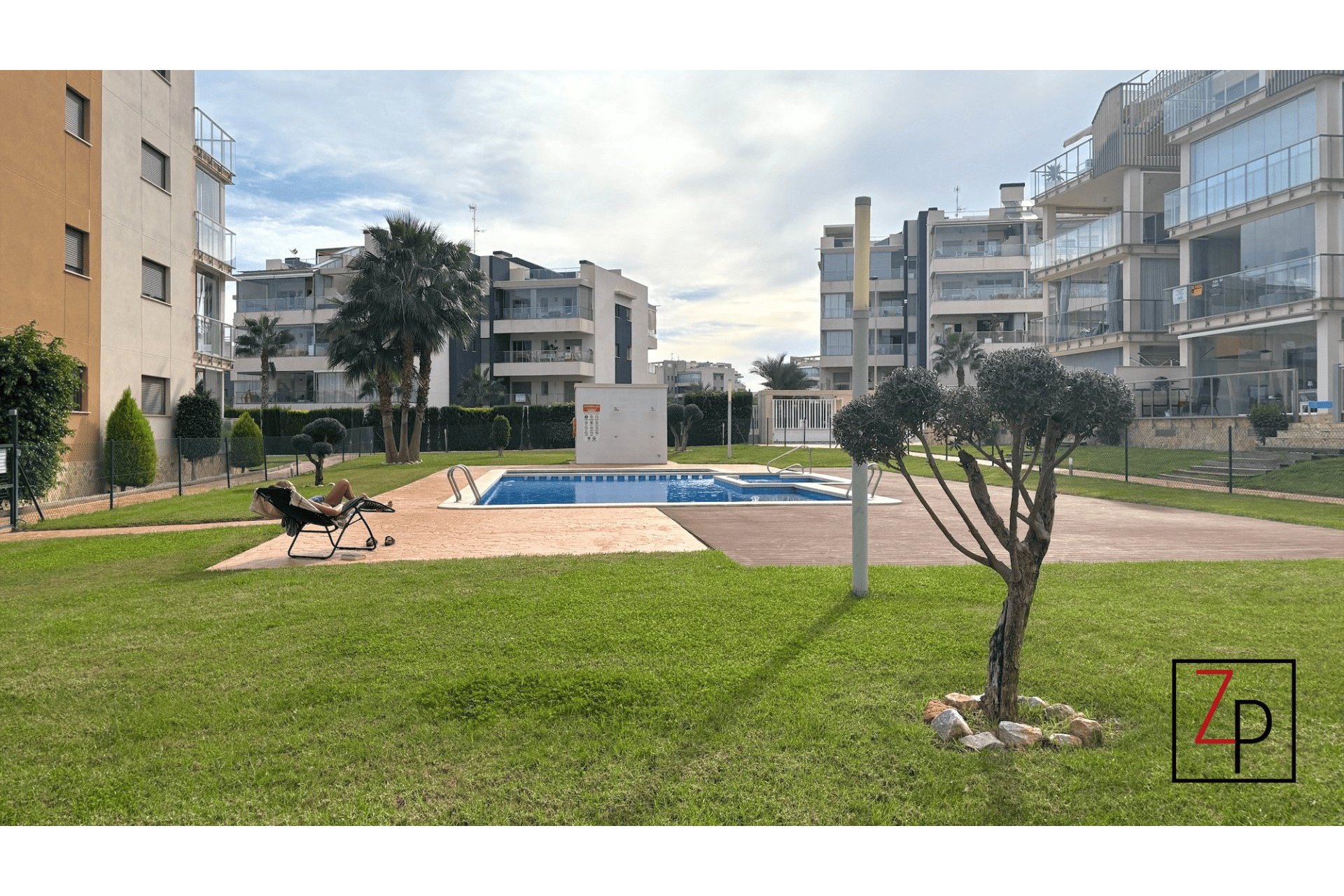 Resale - Apartment  -
Orihuela Costa - Villamartín