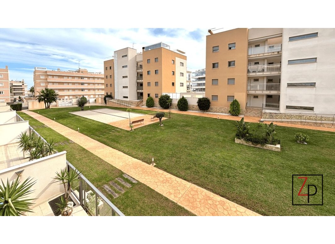 Resale - Apartment  -
Orihuela Costa - Villamartín