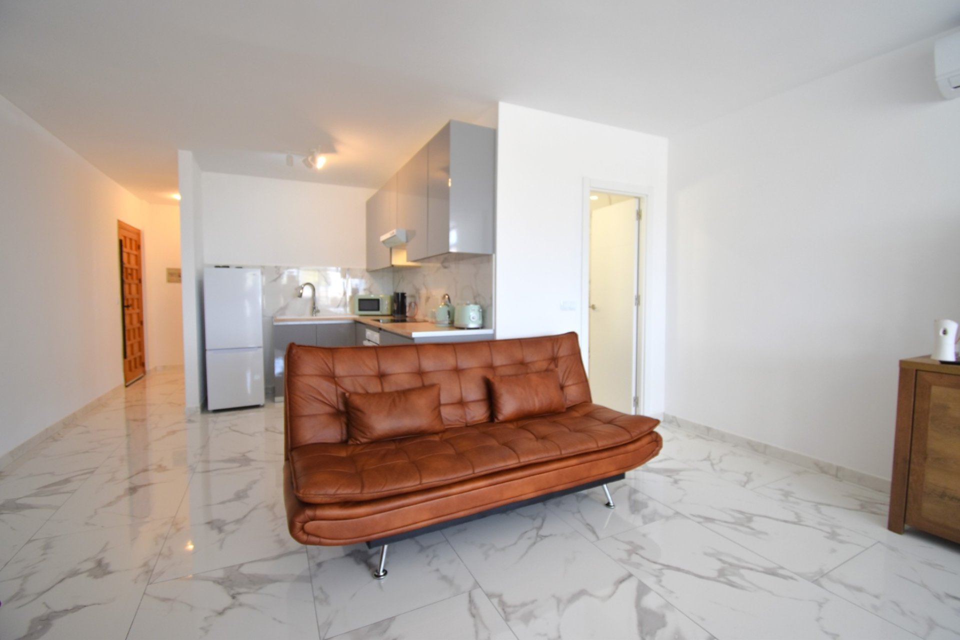 Resale - Apartment  -
Orihuela Costa - Villamartin