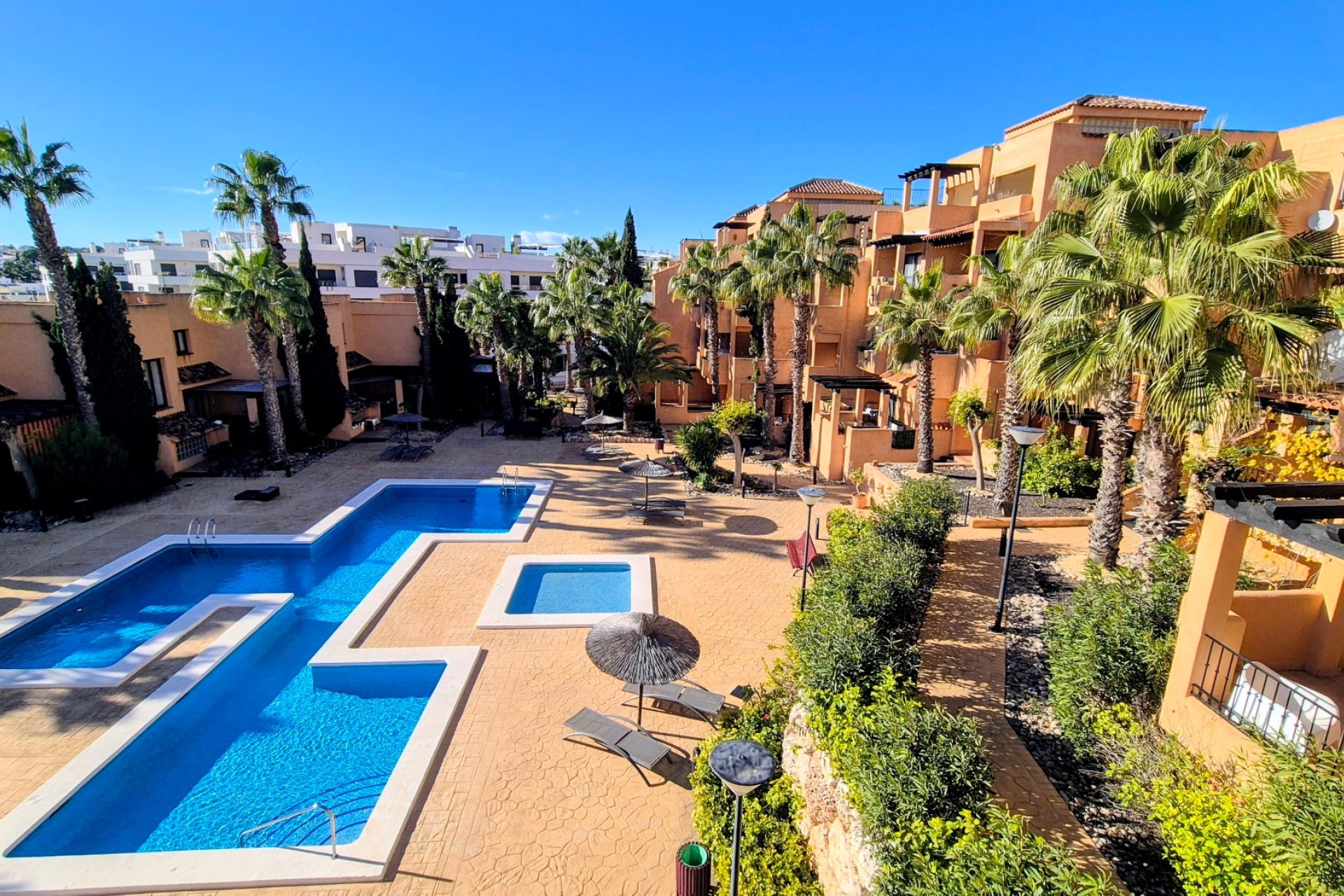 Resale - Apartment  -
Orihuela Costa - Villamartín
