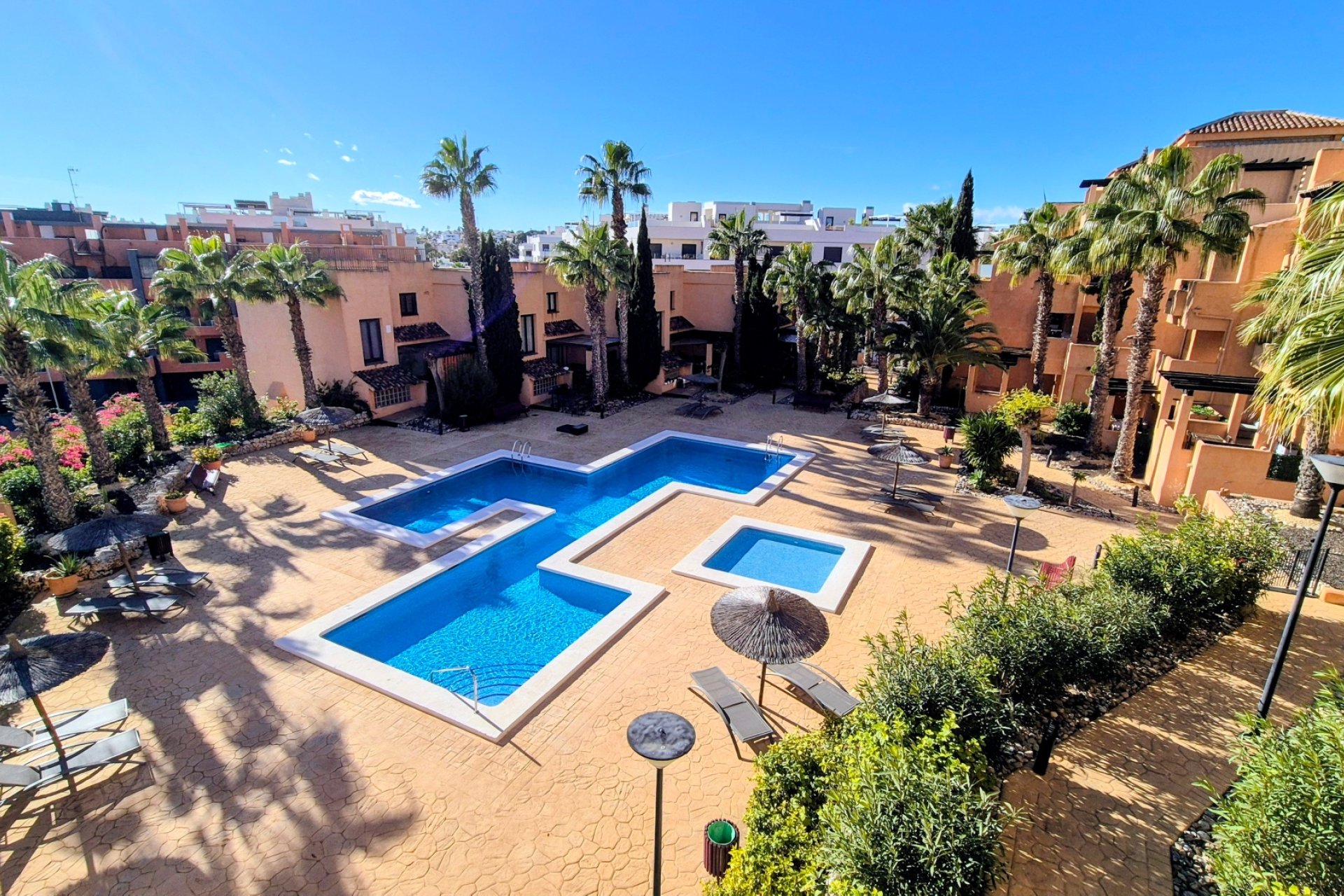 Resale - Apartment  -
Orihuela Costa - Villamartín