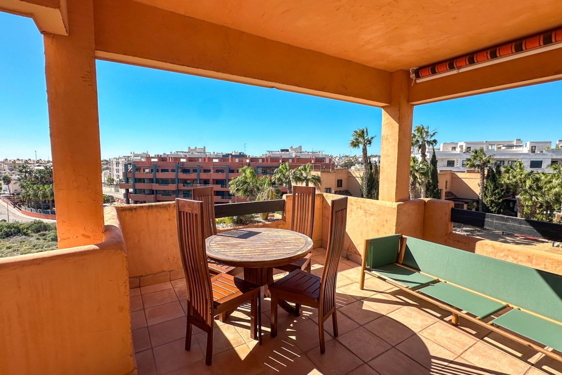 Resale - Apartment  -
Orihuela Costa - Villamartín