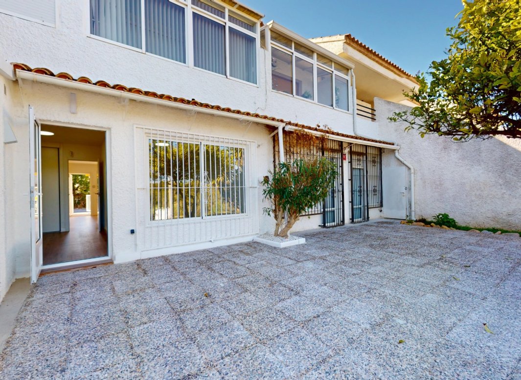 Resale - Apartment  -
Orihuela Costa - Villamartín