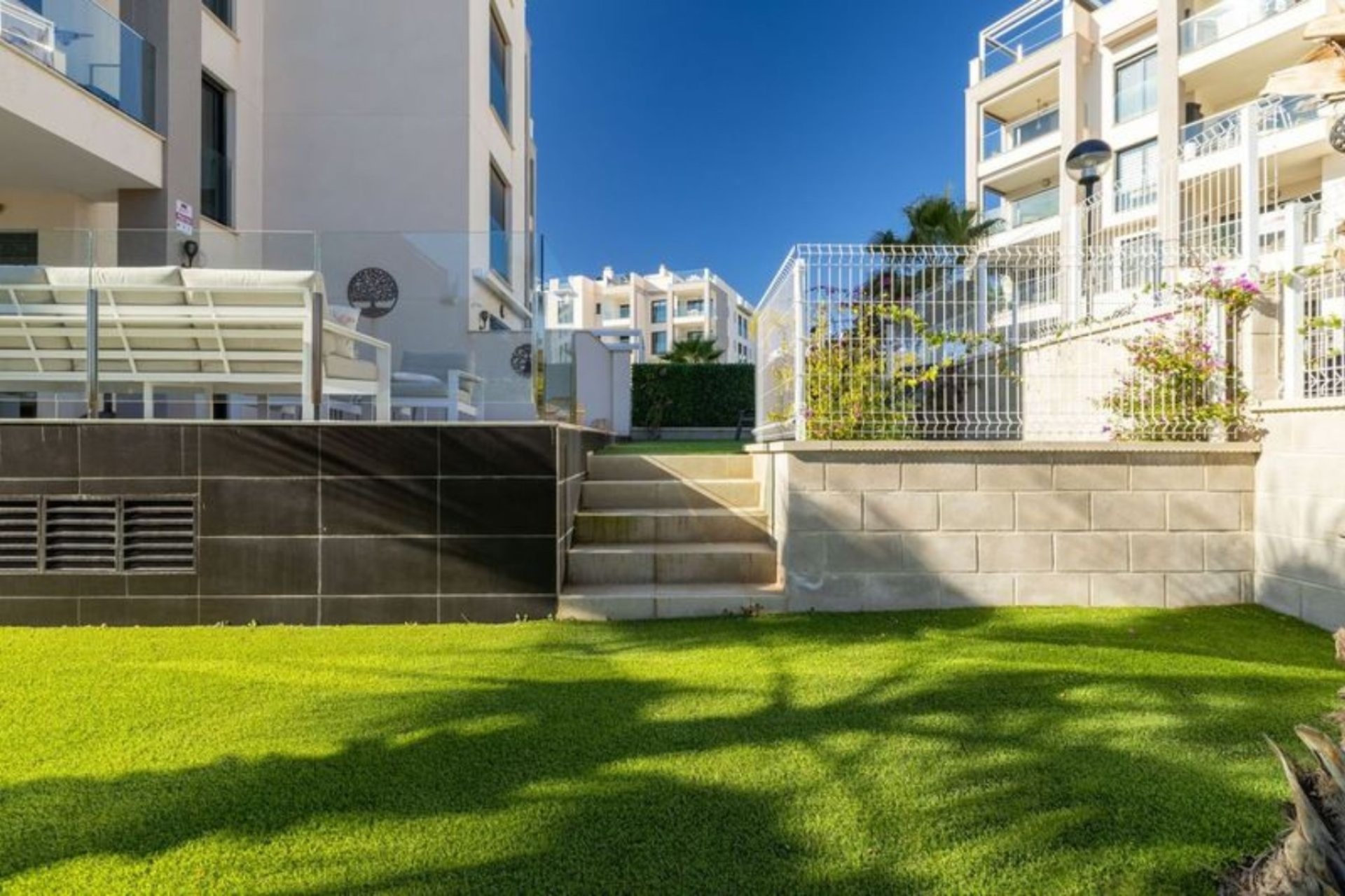 Resale - Apartment  -
Orihuela Costa - Villamartín