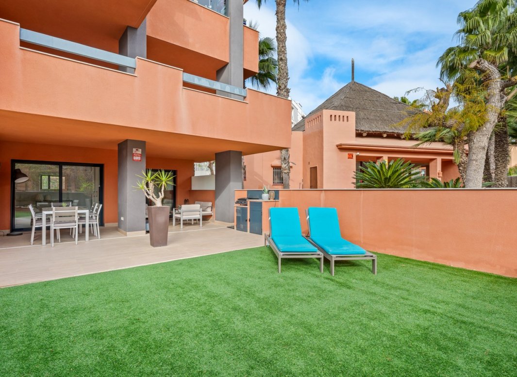 Resale - Apartment  -
Orihuela Costa - Villamartín