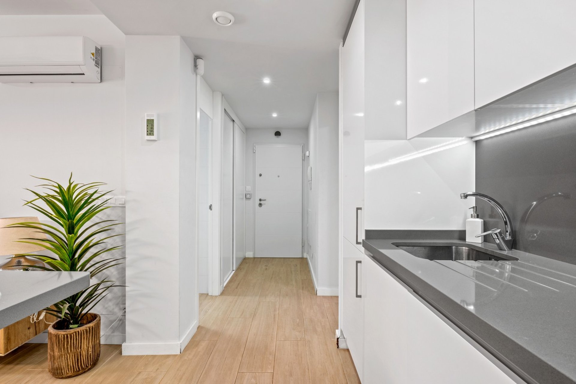 Resale - Apartment  -
Orihuela Costa - Villamartín