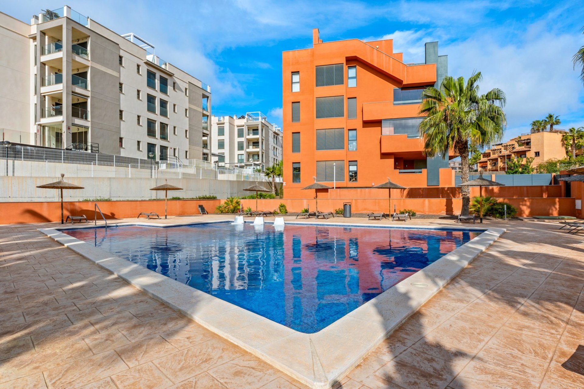 Resale - Apartment  -
Orihuela Costa - Villamartín