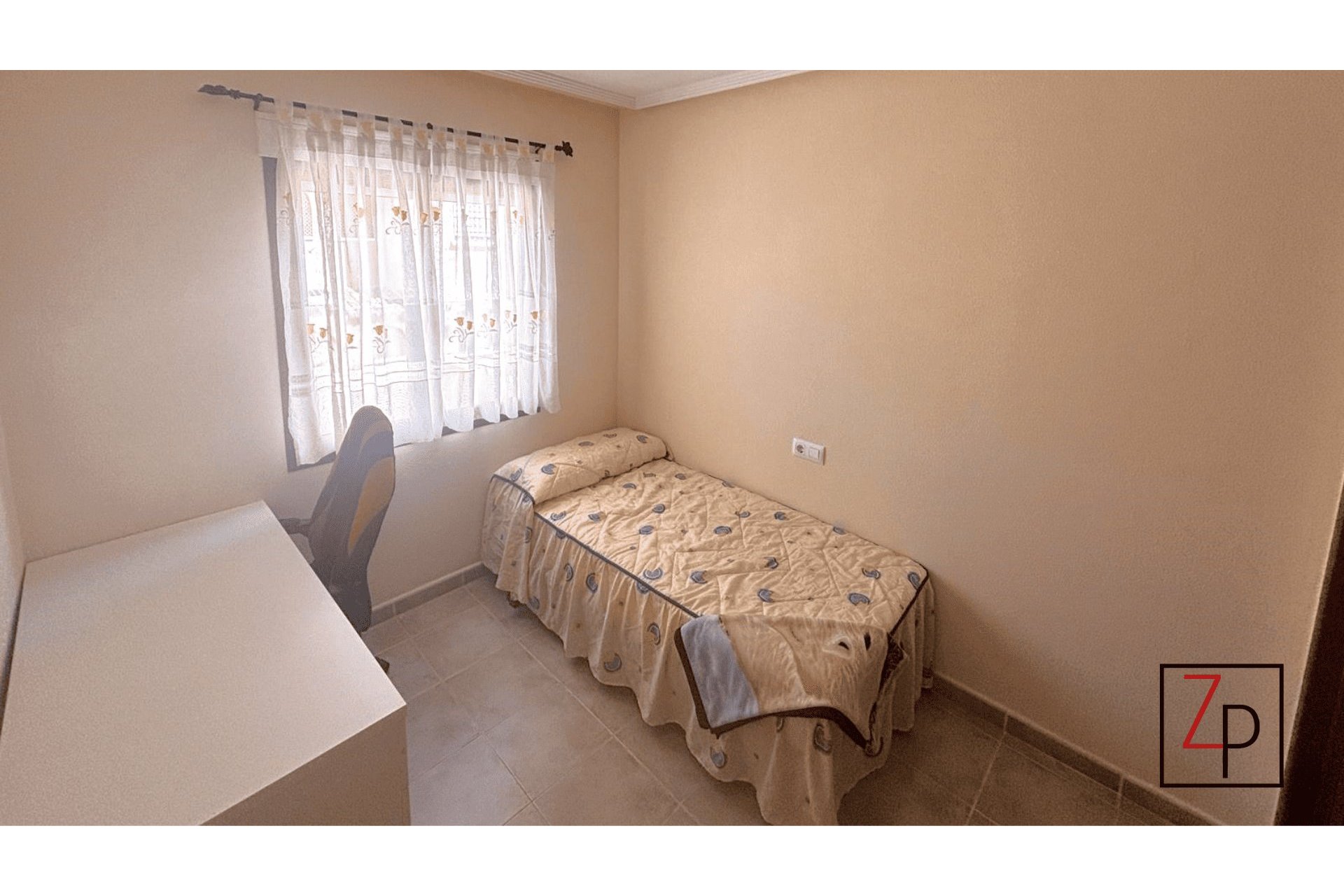 Resale - Apartment  -
Torrevieja - Altos del Sol