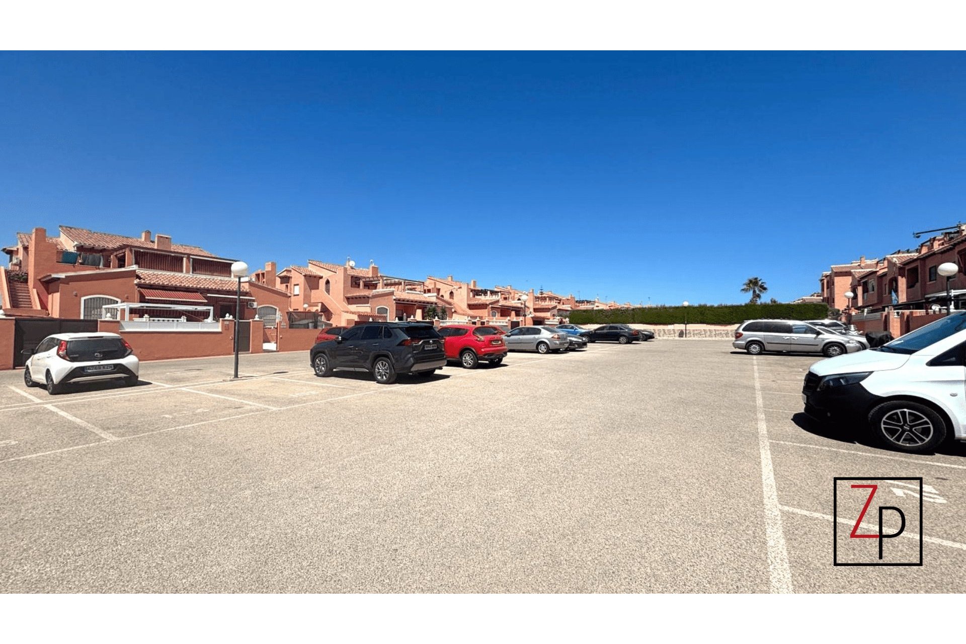 Resale - Apartment  -
Torrevieja - Altos del Sol