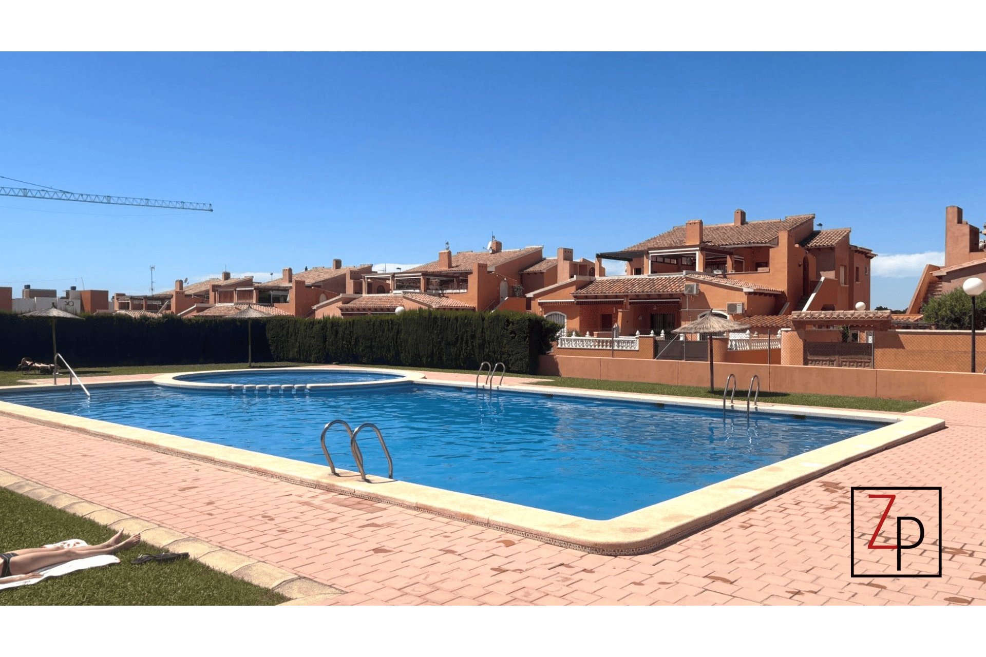 Resale - Apartment  -
Torrevieja - Altos del Sol