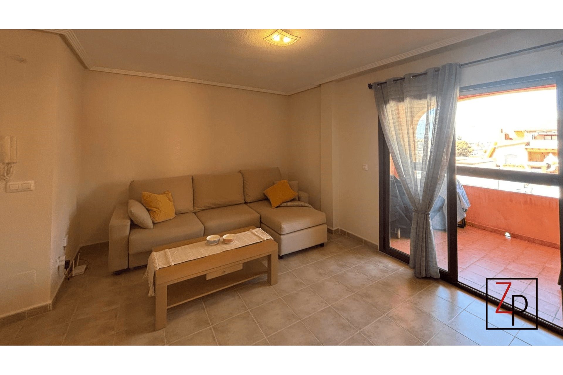 Resale - Apartment  -
Torrevieja - Altos del Sol