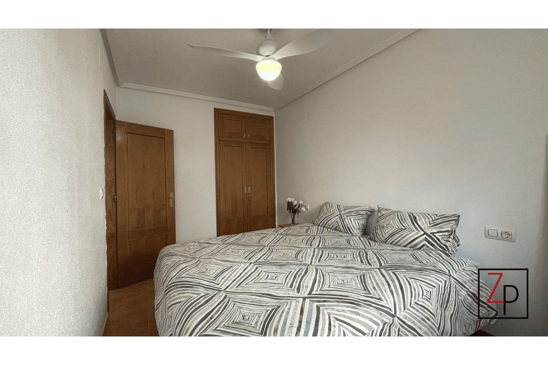 Resale - Apartment  -
Torrevieja - Baños de Europa