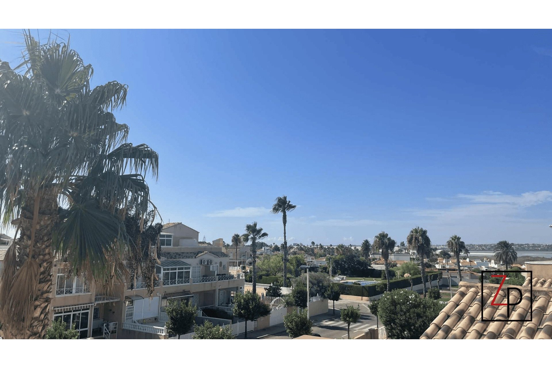 Resale - Apartment  -
Torrevieja - Baños de Europa