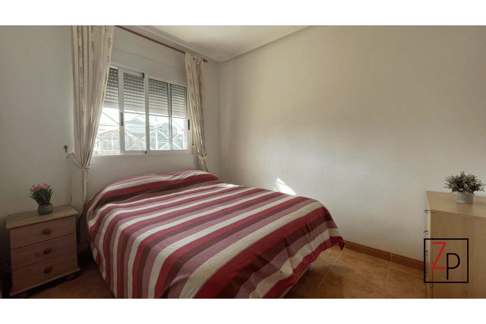 Resale - Apartment  -
Torrevieja - Baños de Europa