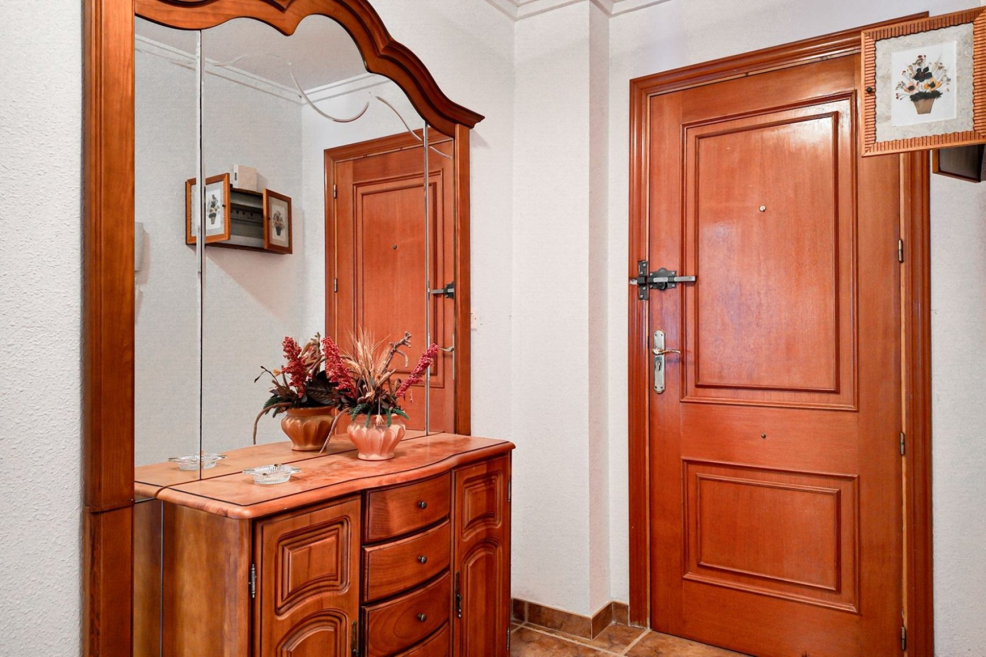 Resale - Apartment  -
Torrevieja - El Acequión - Los Náufragos