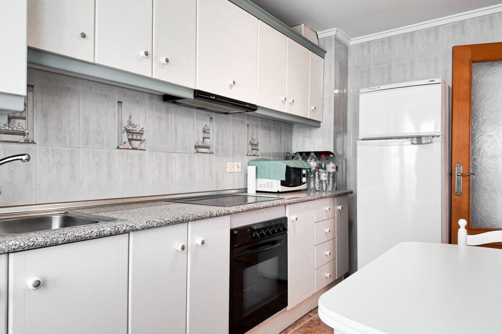 Resale - Apartment  -
Torrevieja - El Acequión - Los Náufragos