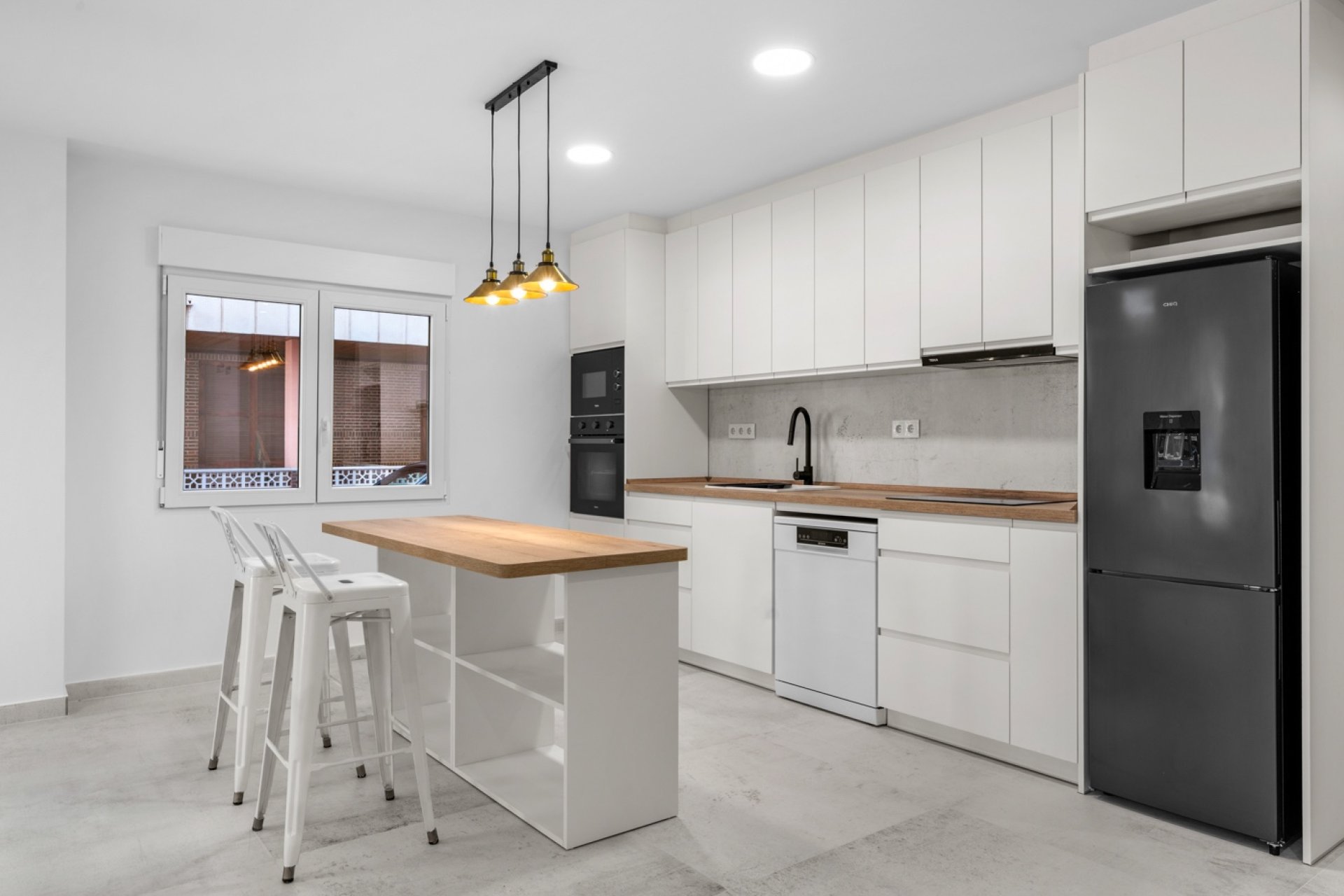 Resale - Apartment  -
Torrevieja - El Acequión - Los Náufragos